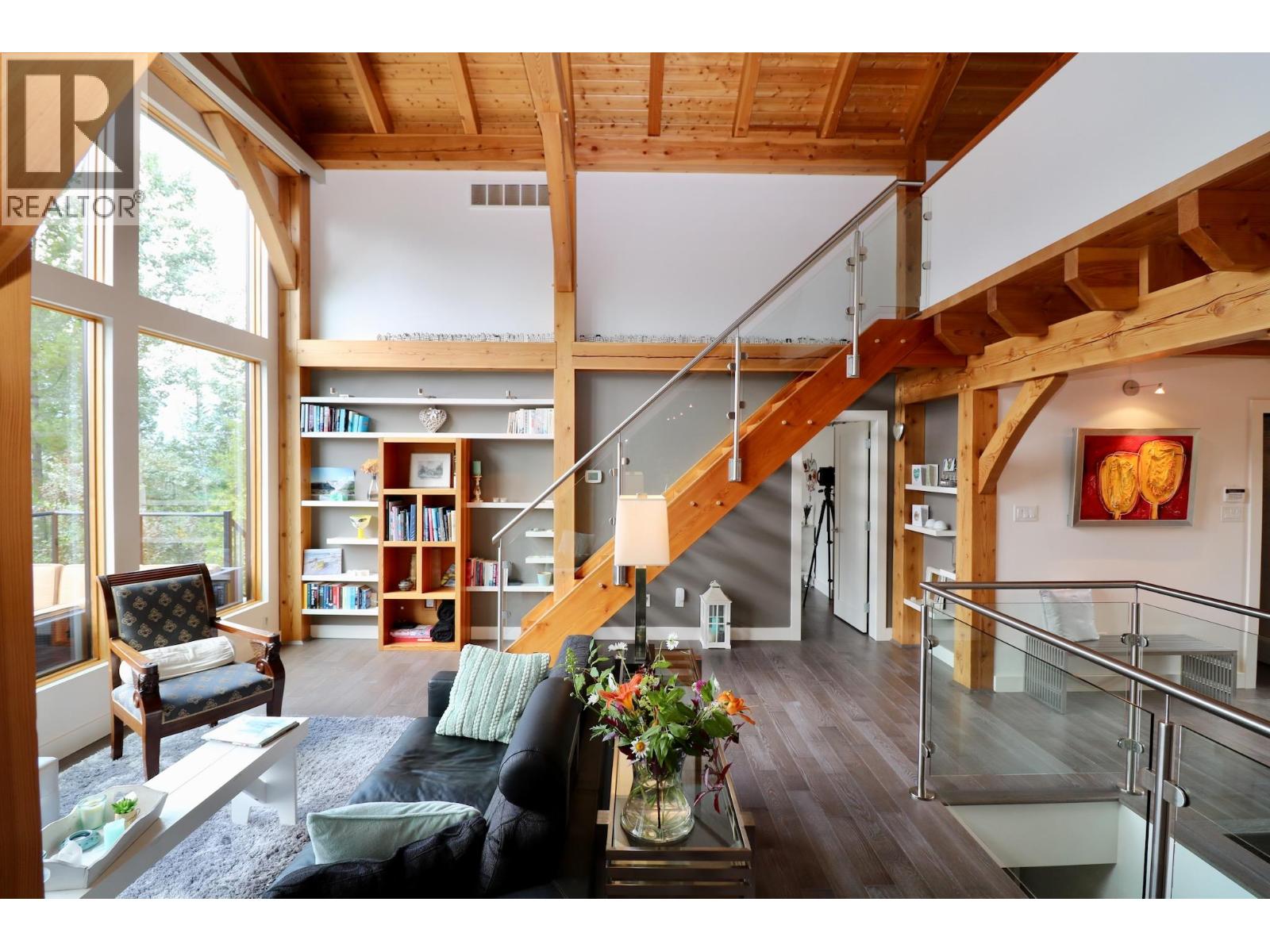 1529 QUARTZ Crescent - Photo 4 of 66, Golden, British Columbia