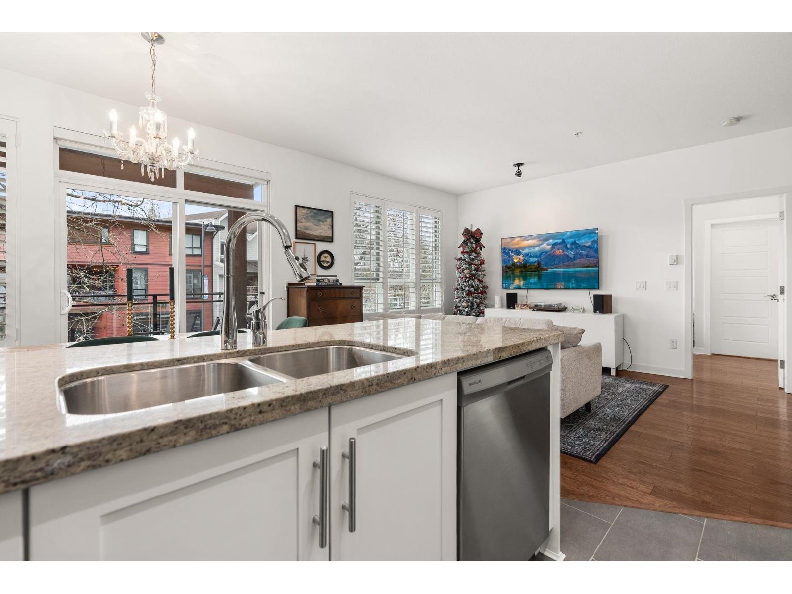 203 23255 BILLY BROWN ROAD, Langley