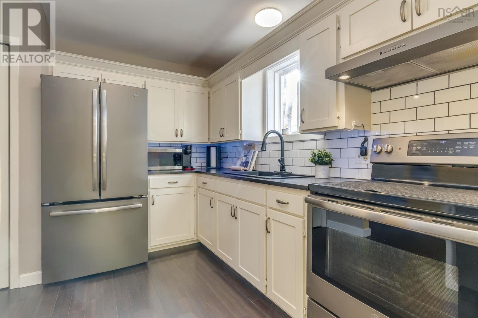 Property 13 of 40 of 88 Merrimac Drive