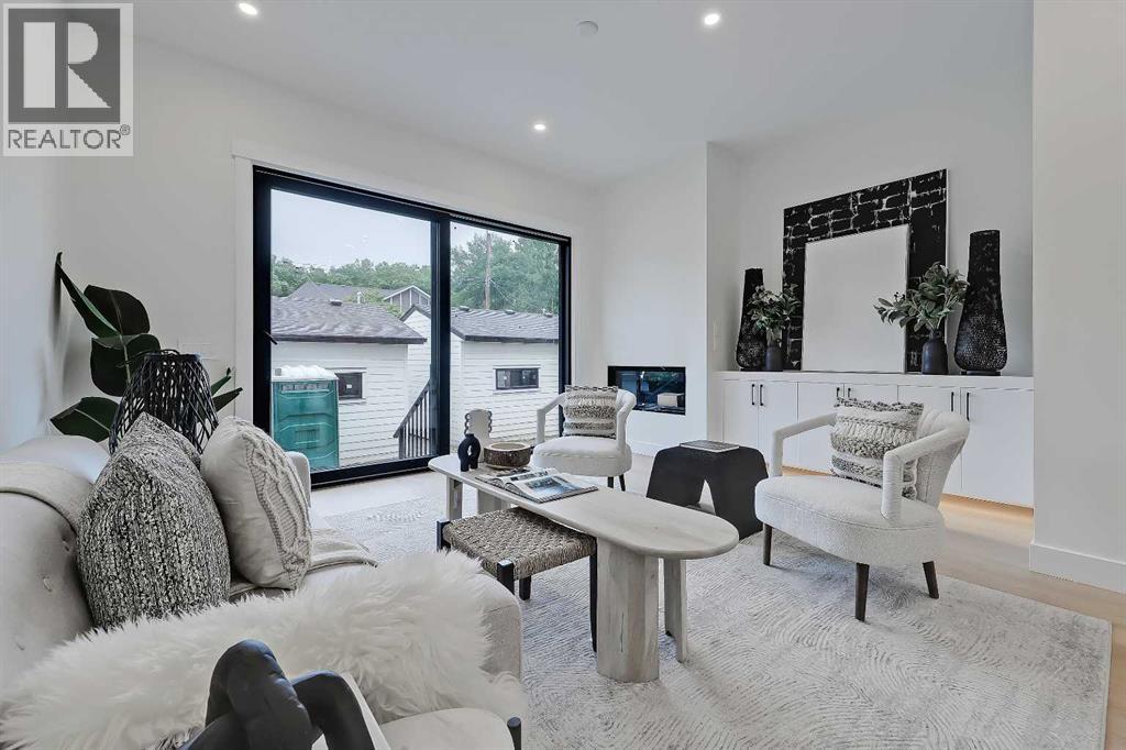 2720 5 Avenue NW, Calgary, Alberta