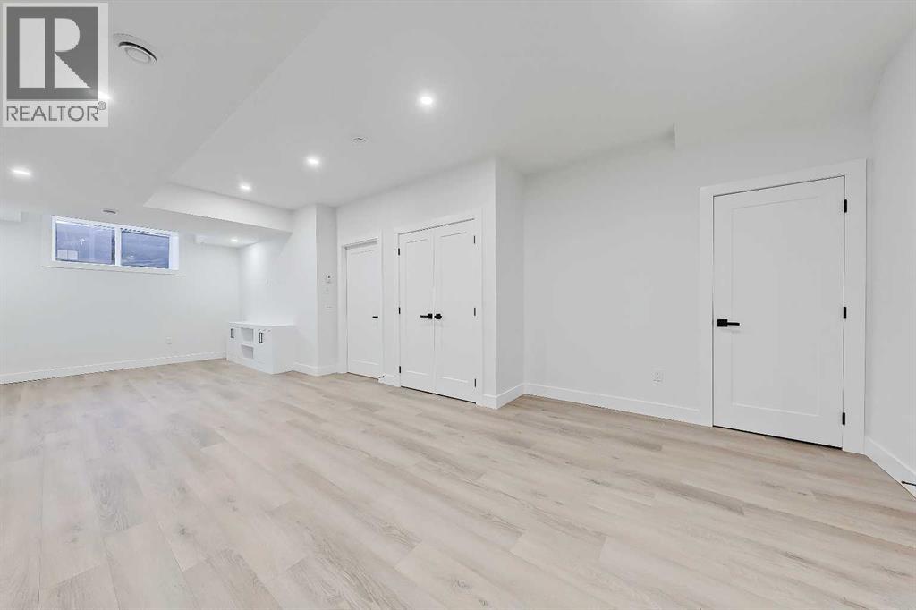 Single Family House for Sale in   Avenue NE Renfrew Calgary 