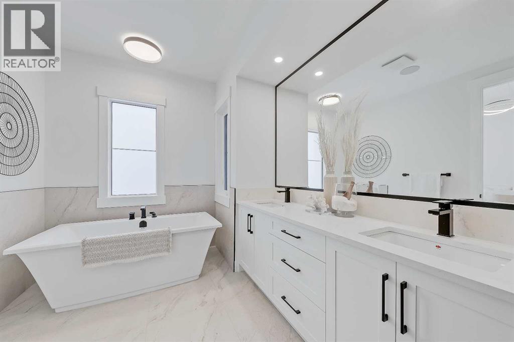 Single Family House for Sale in   Avenue NE Renfrew Calgary 