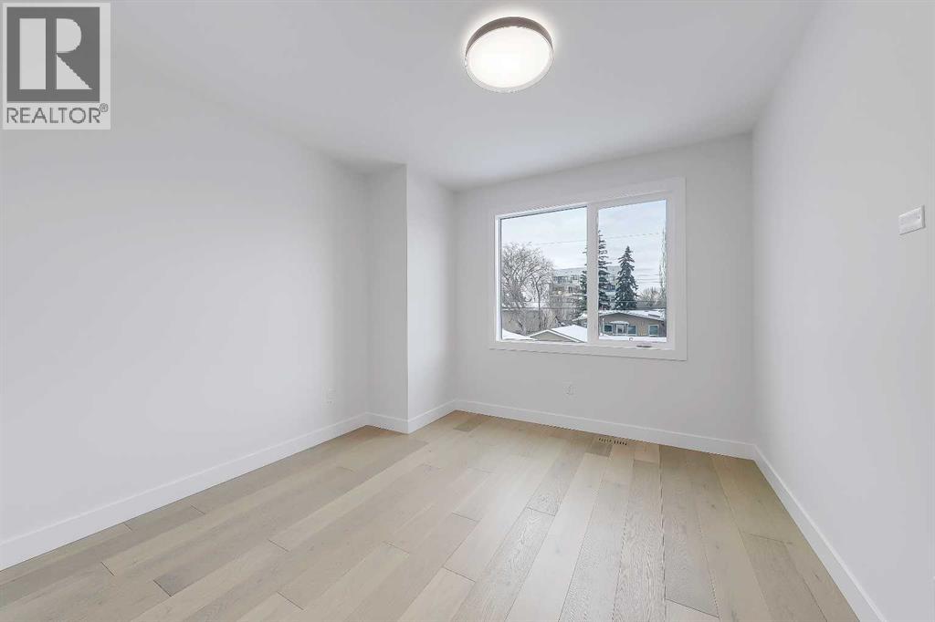 Single Family House for Sale in   Avenue NE Renfrew Calgary 