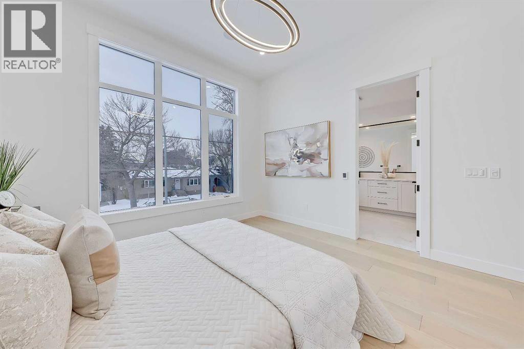 Single Family House for Sale in   Avenue NE Renfrew Calgary 