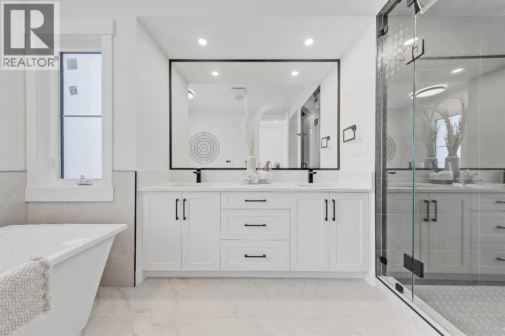 Single Family House for Sale in   Avenue NE Renfrew Calgary 