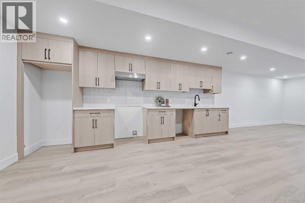 Single Family House for Sale in   Avenue NE Renfrew Calgary 