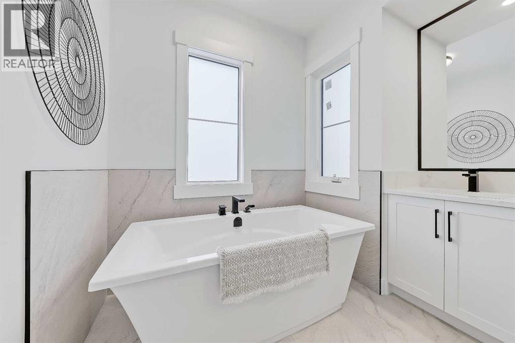 Single Family House for Sale in   Avenue NE Renfrew Calgary 