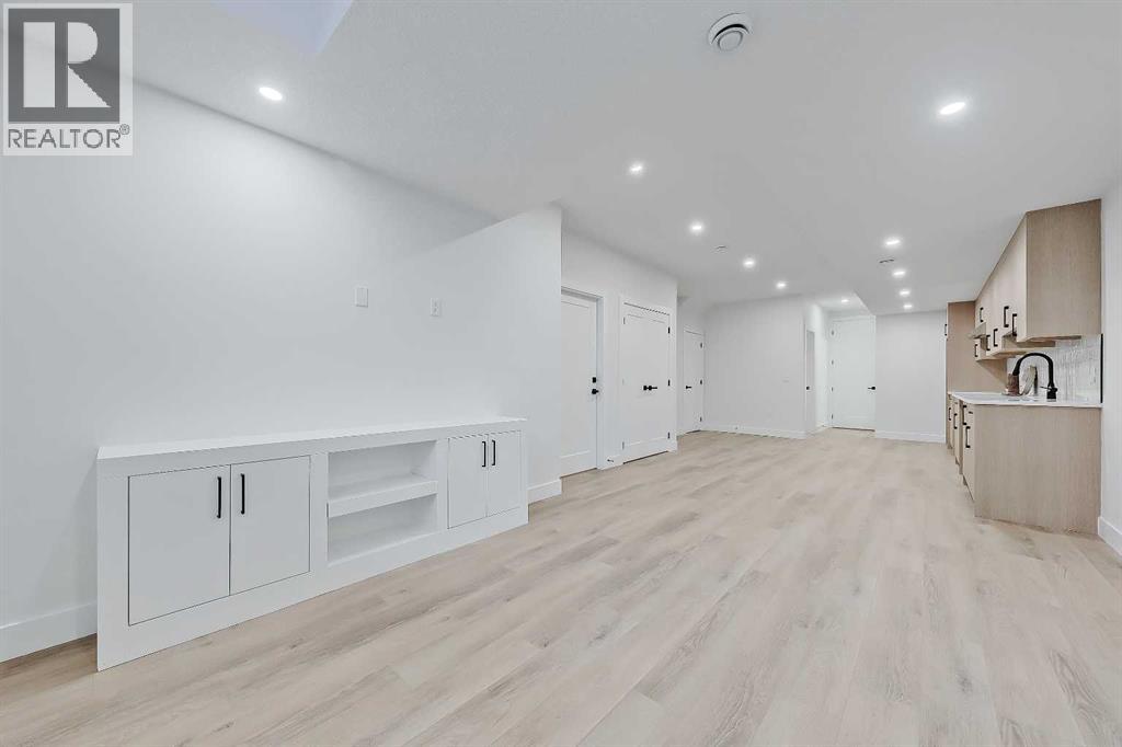 Single Family House for Sale in   Avenue NE Renfrew Calgary 