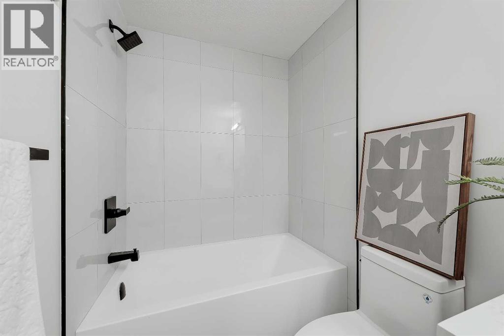 Single Family House for Sale in   Avenue NE Renfrew Calgary 