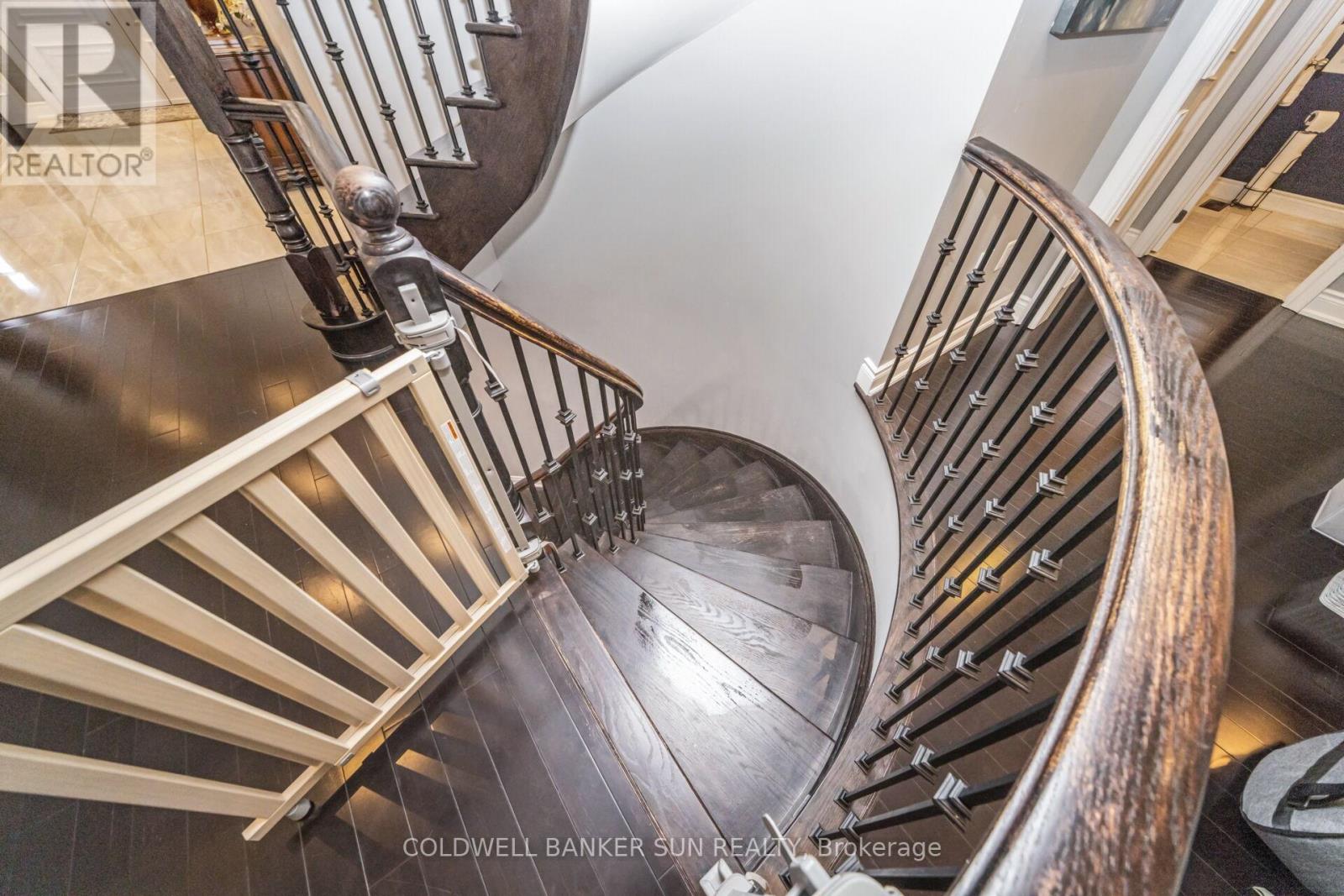 58 COPELAND CRESCENT - 39