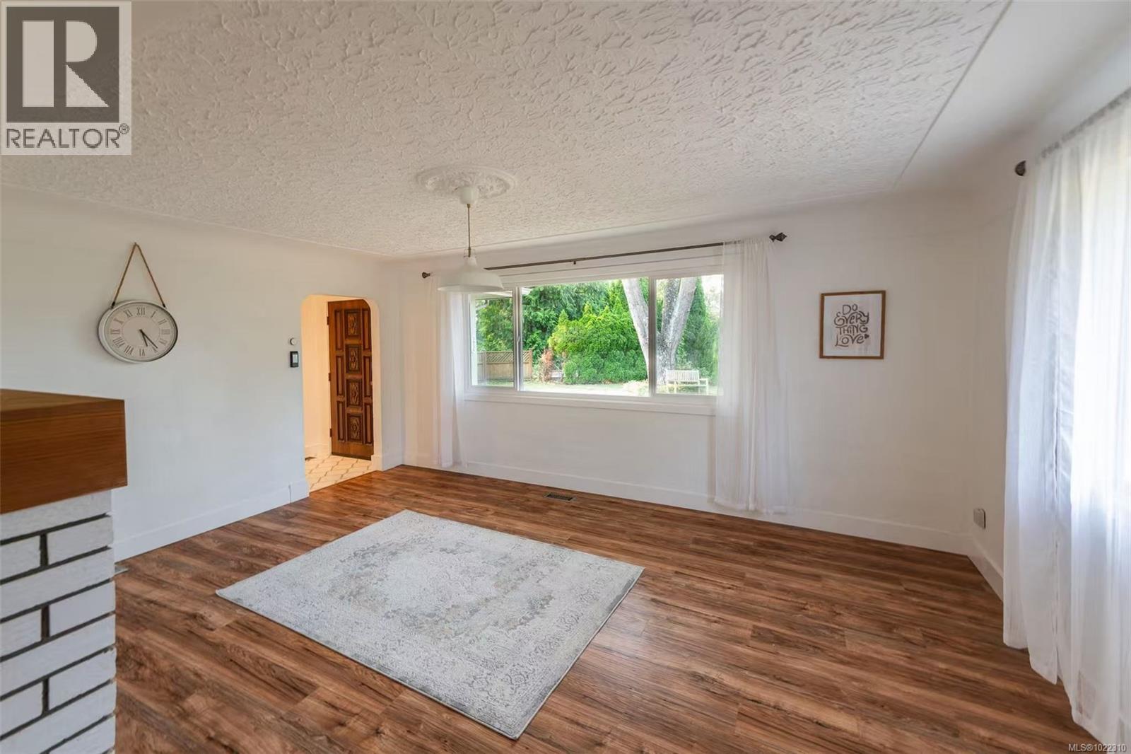 3956 Cedar Hill Cross Rd, Saanich