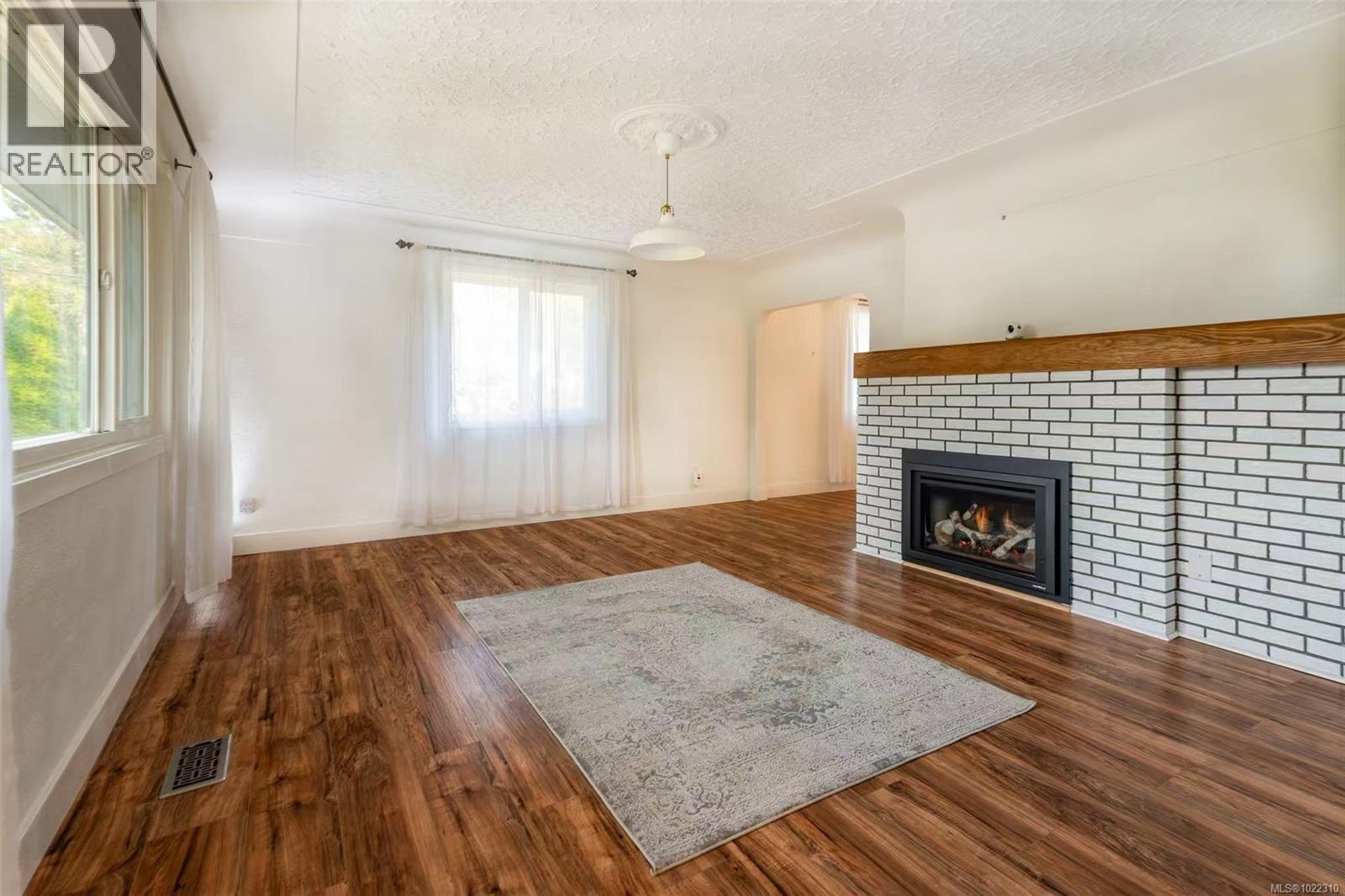 3956 Cedar Hill Cross Rd, Saanich