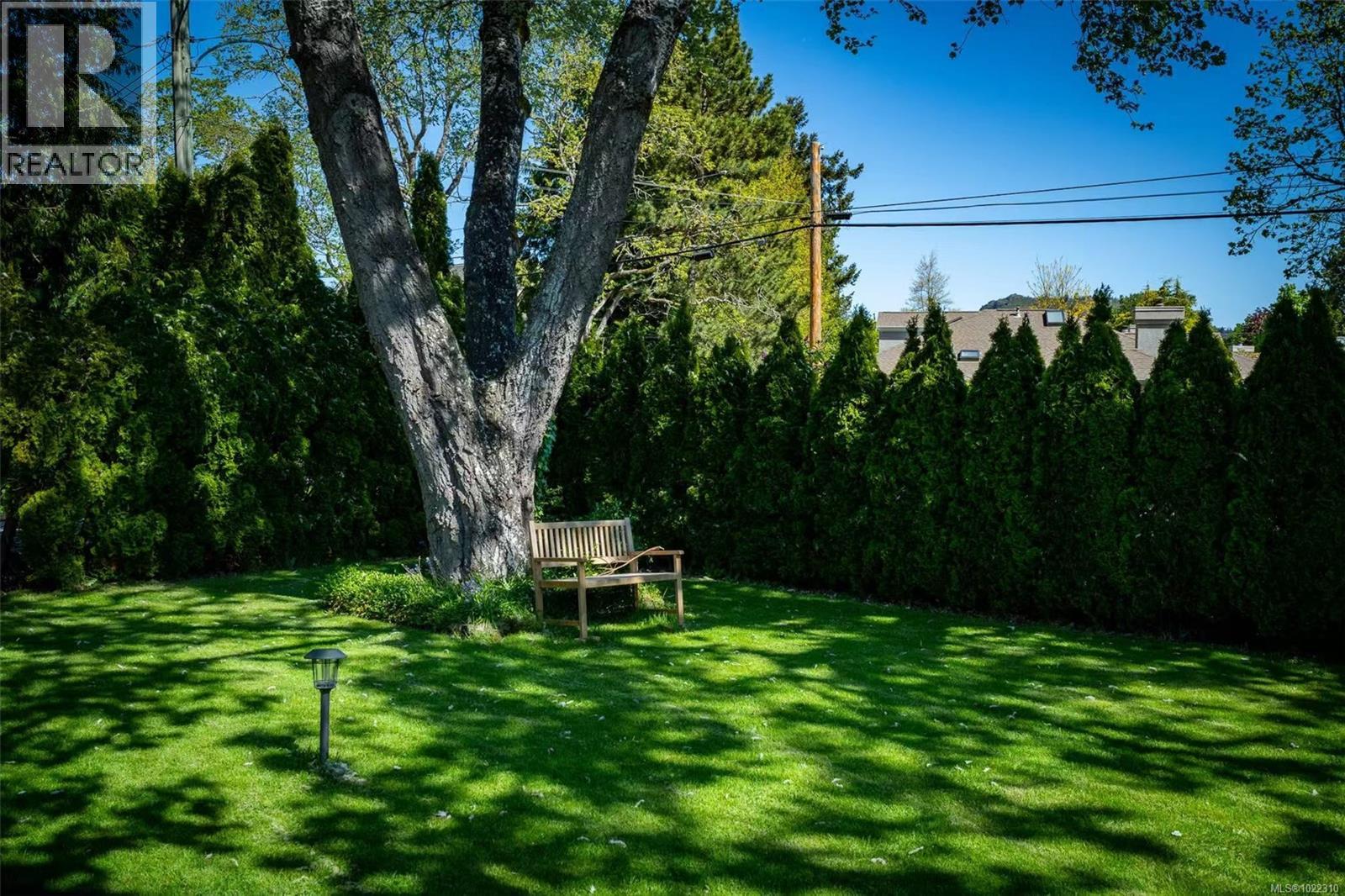 3956 Cedar Hill Cross Rd, Saanich