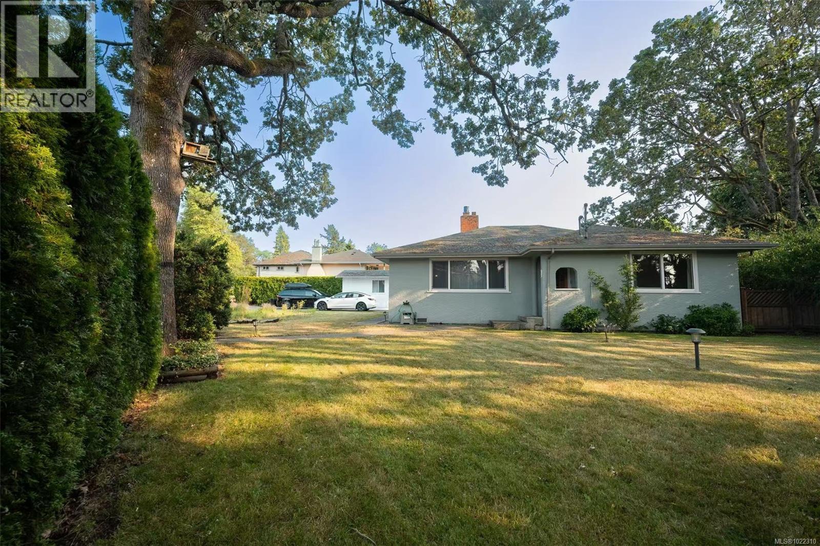 3956 Cedar Hill Cross Rd, Saanich