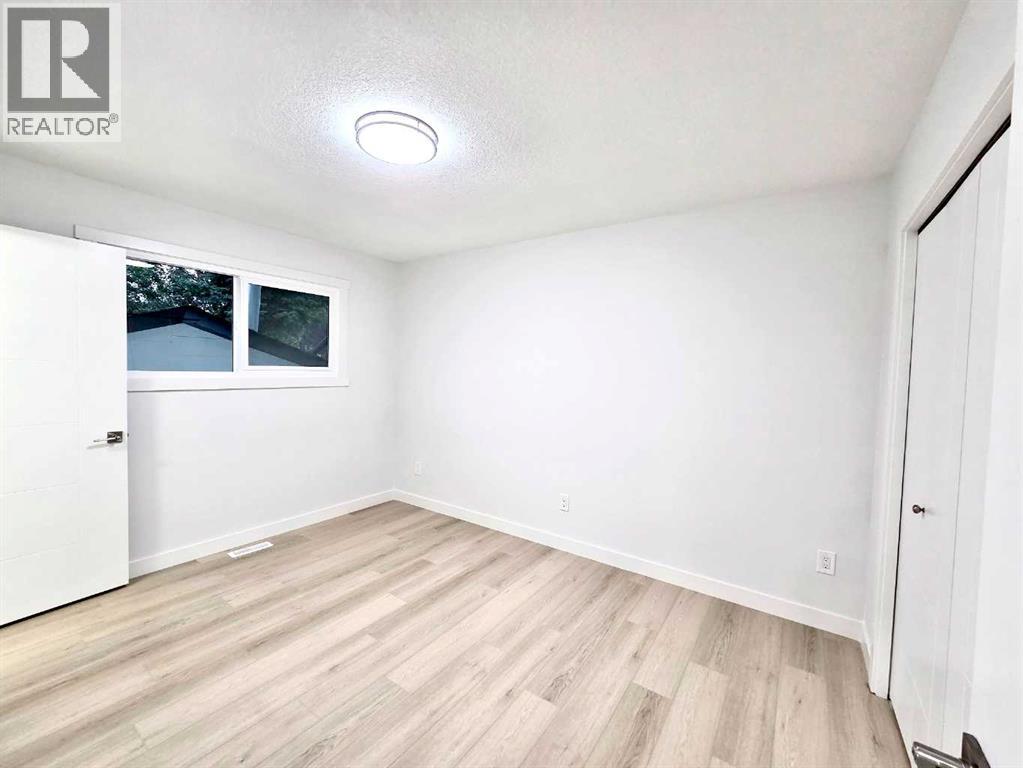 Single Family House Bi-level for Sale in  Whiteview Close NE Whitehorn Calgary 