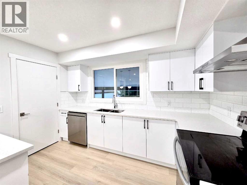 Single Family House Bi-level for Sale in  Whiteview Close NE Whitehorn Calgary 