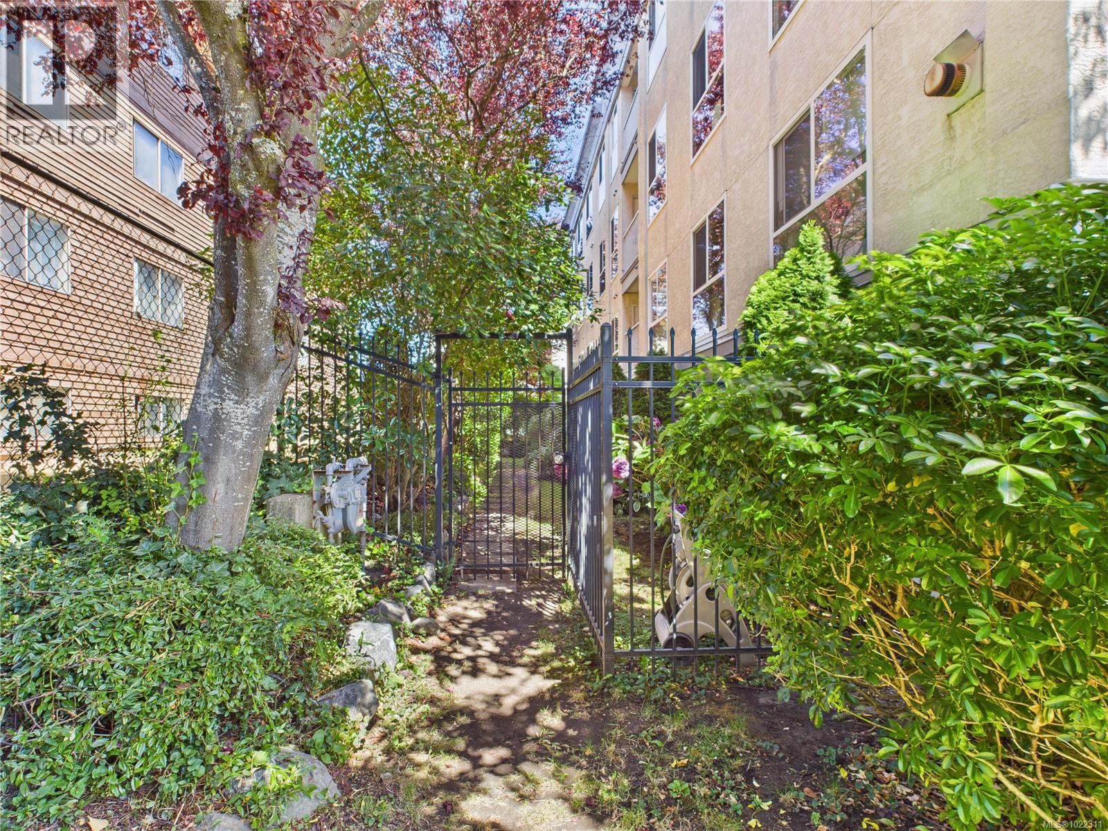 102 1028 Balmoral Road, Victoria