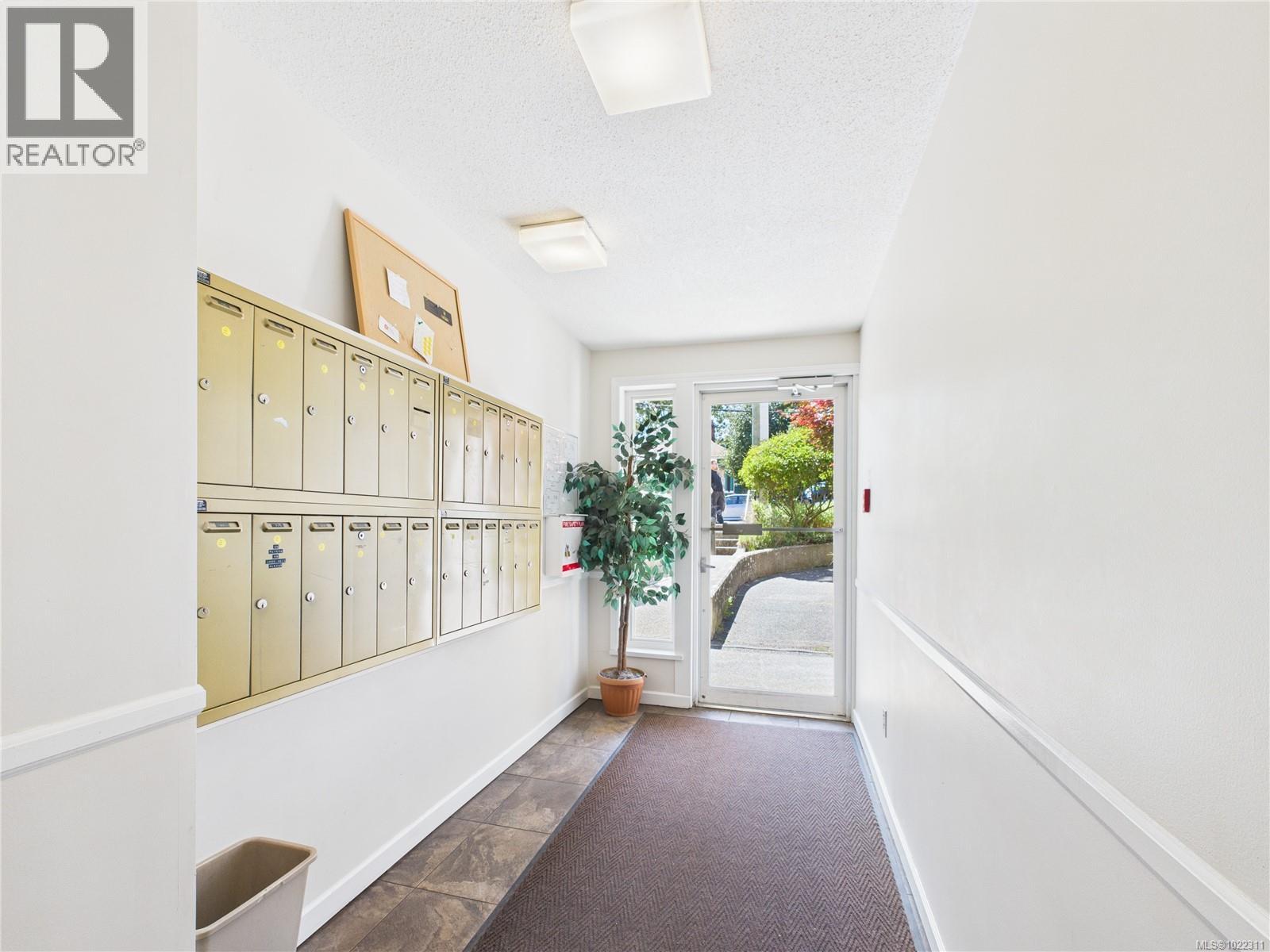 102 1028 Balmoral Road, Victoria