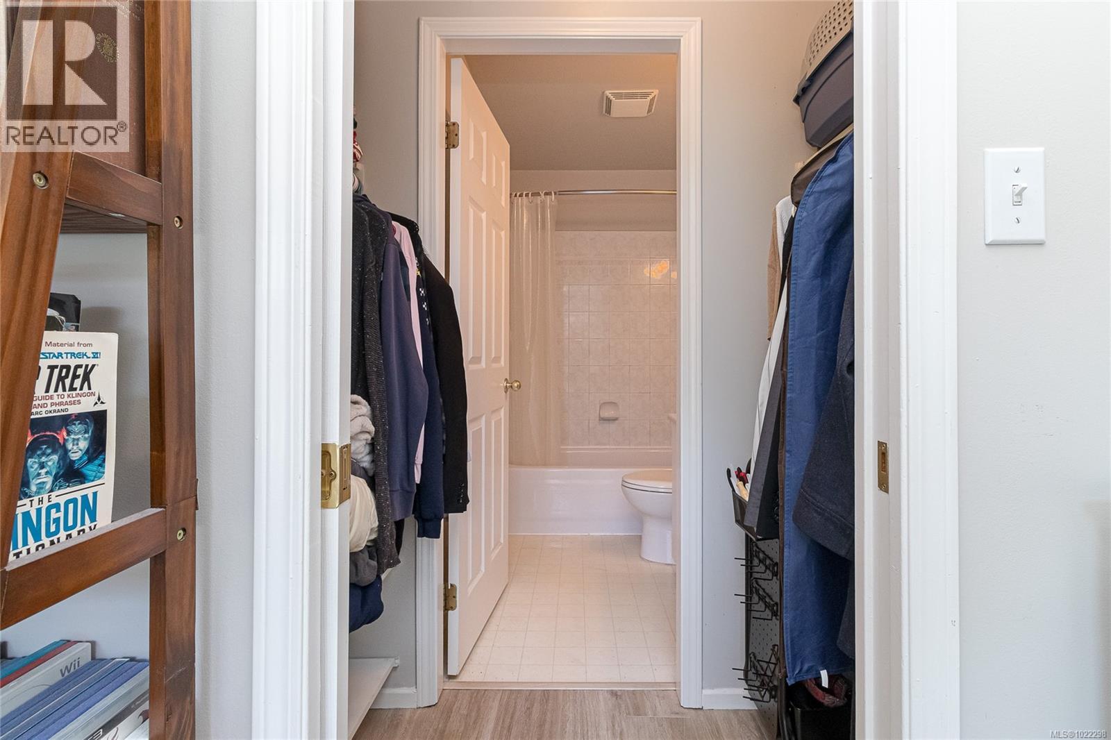 403 1028 Balmoral Road, Victoria