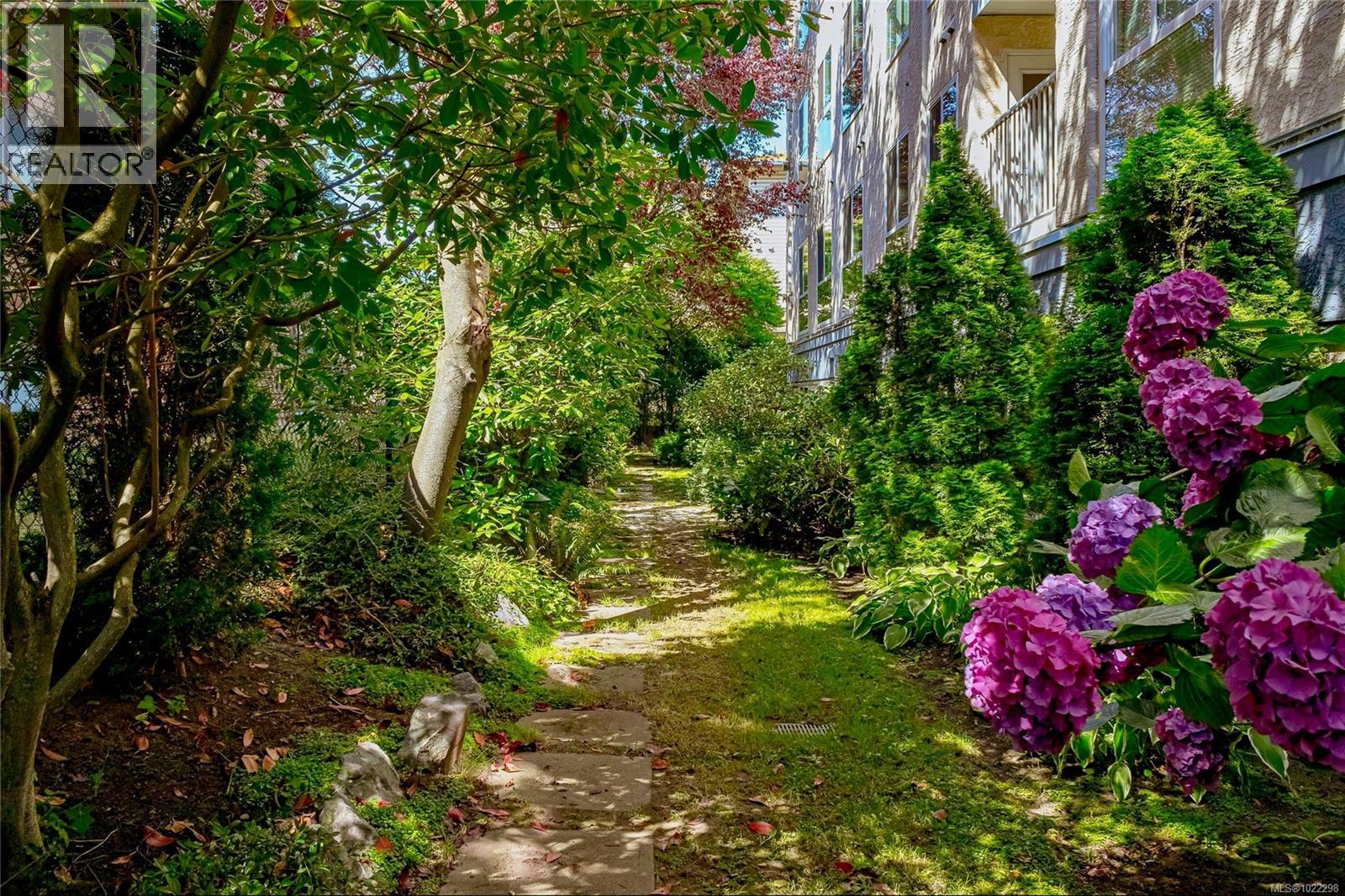 403 1028 Balmoral Road, Victoria