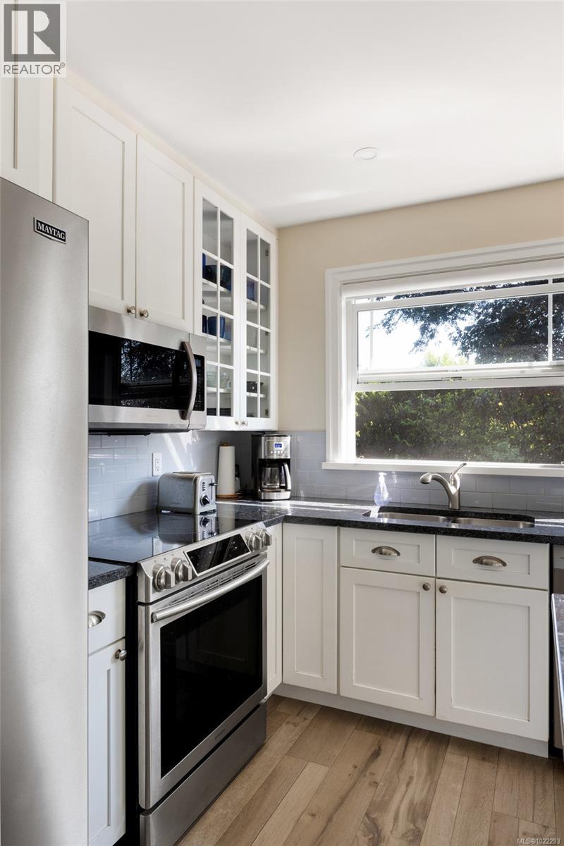  2535 Dalhousie Street, Oak Bay