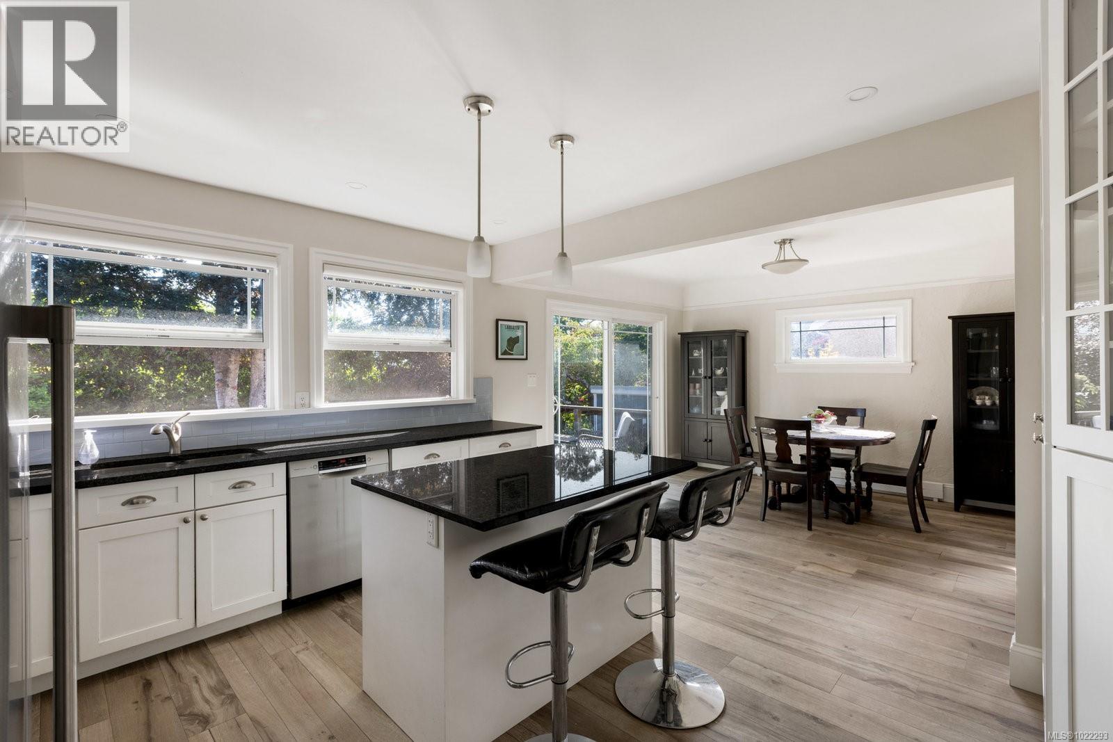  2535 Dalhousie Street, Oak Bay