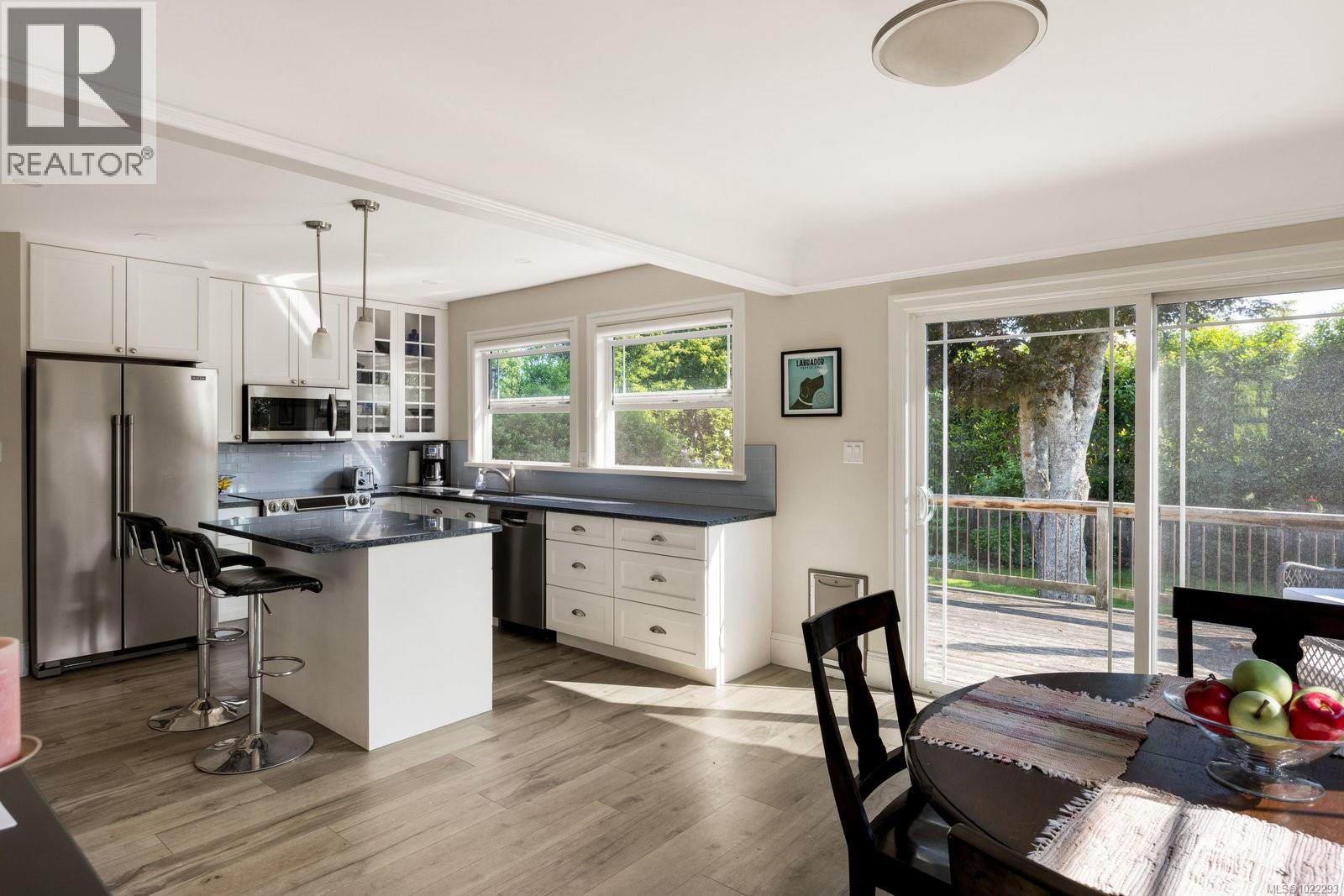  2535 Dalhousie Street, Oak Bay
