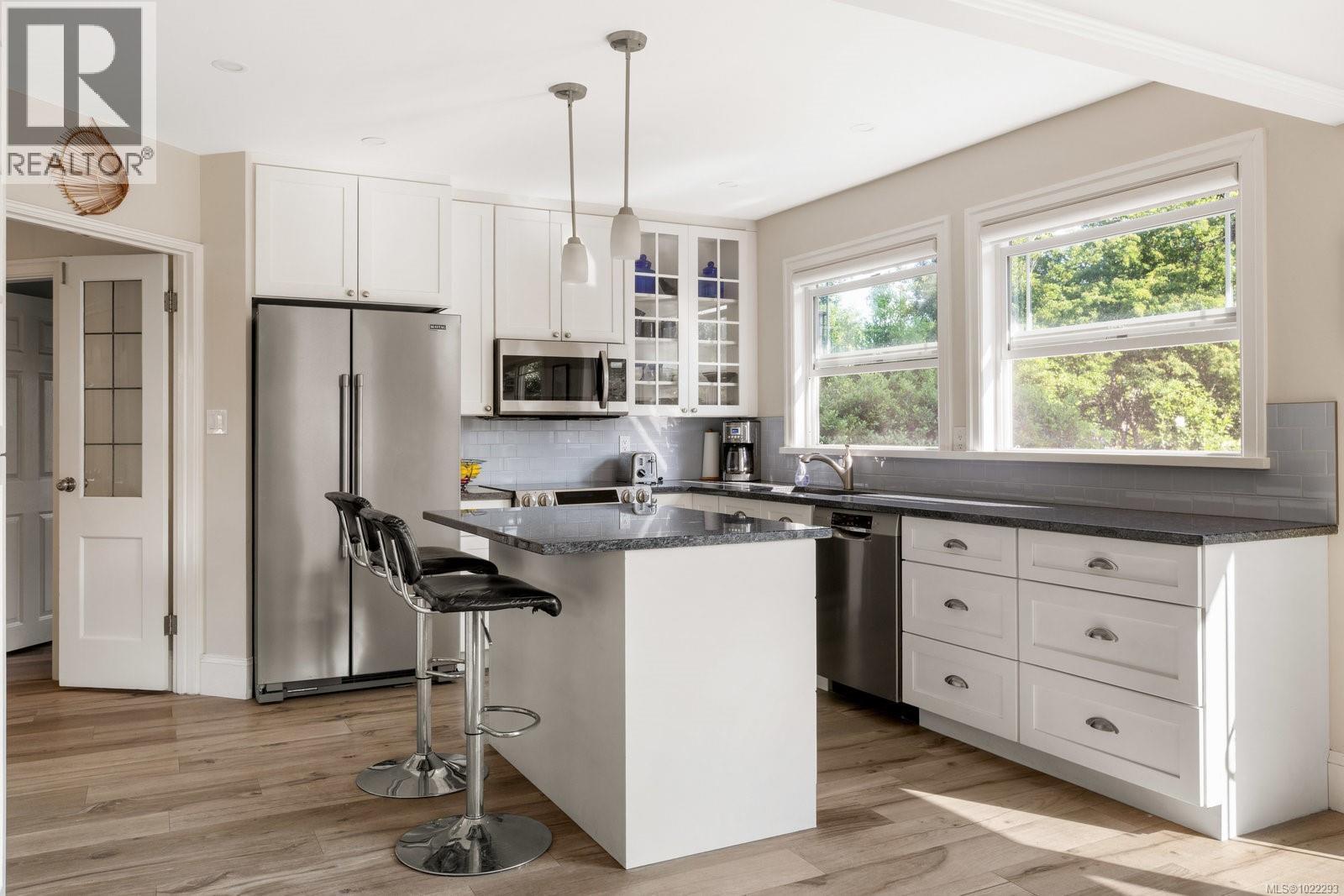  2535 Dalhousie Street, Oak Bay