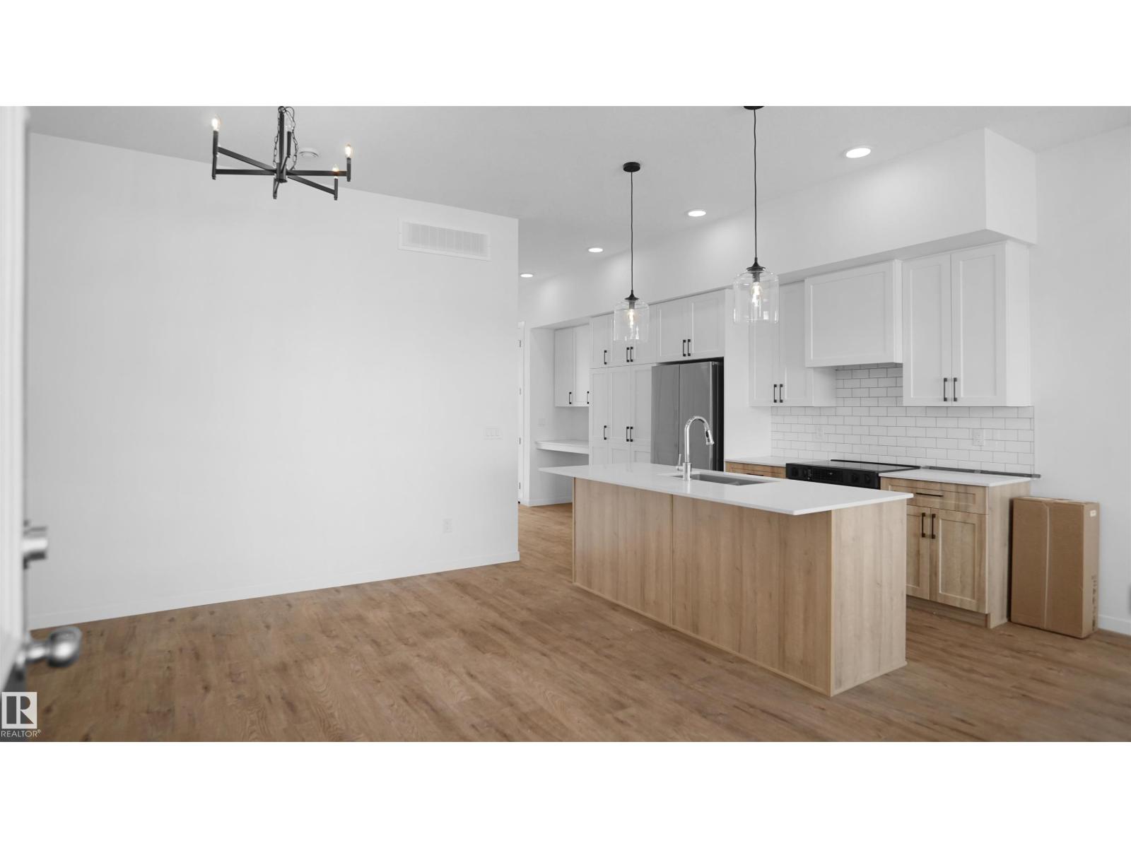 20605 42 AV NW, Edmonton