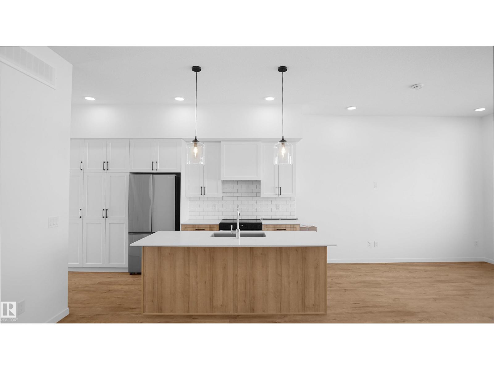 20605 42 AV NW, Edmonton