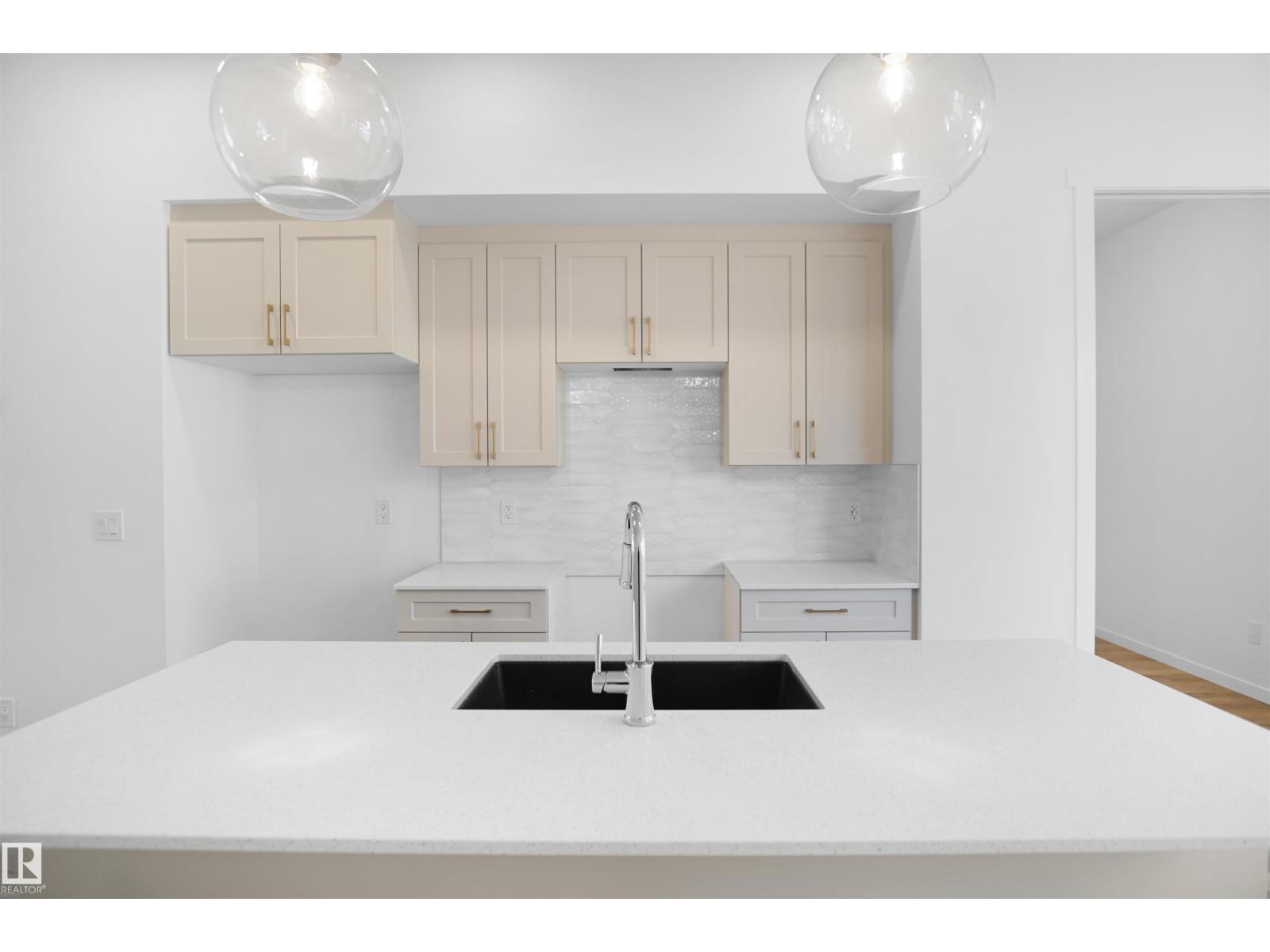 20609 42 AV NW, Edmonton