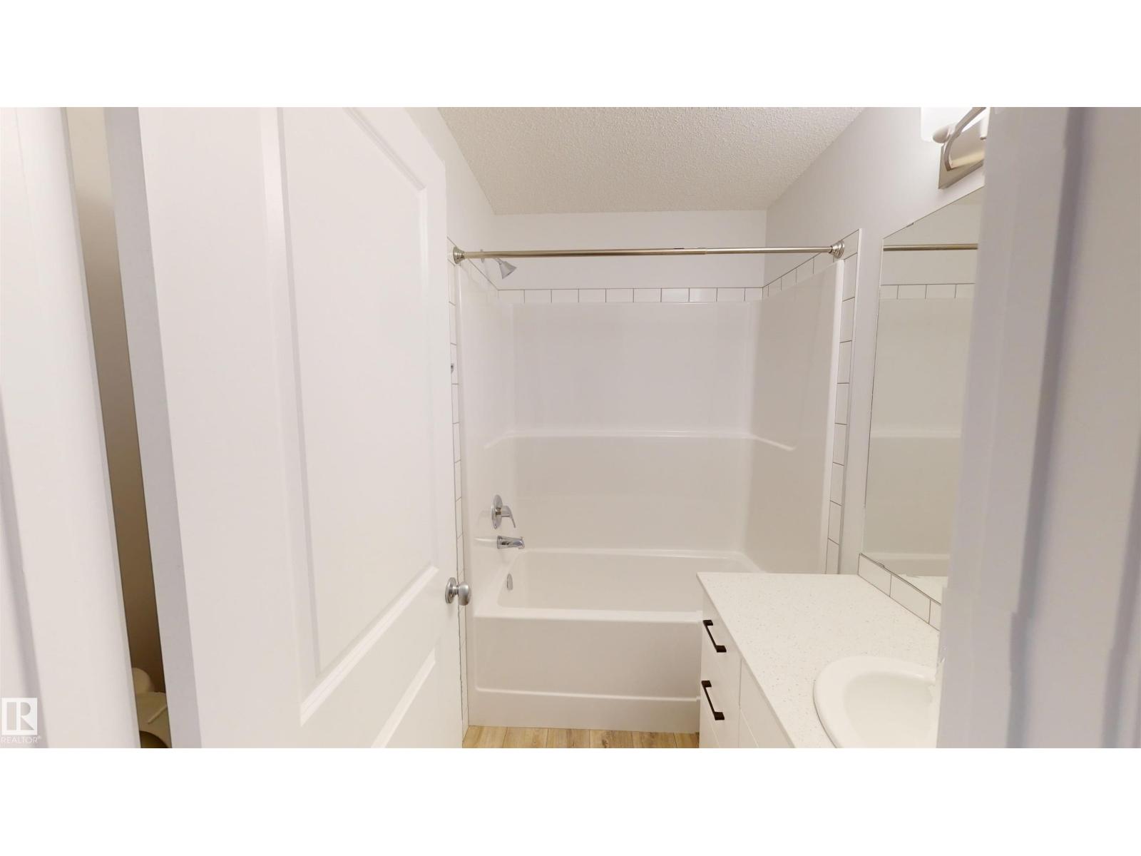 #6 29 Airport RD NW, Edmonton