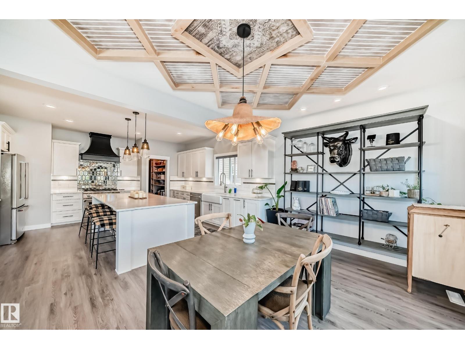 4004 6 AV SW, Edmonton