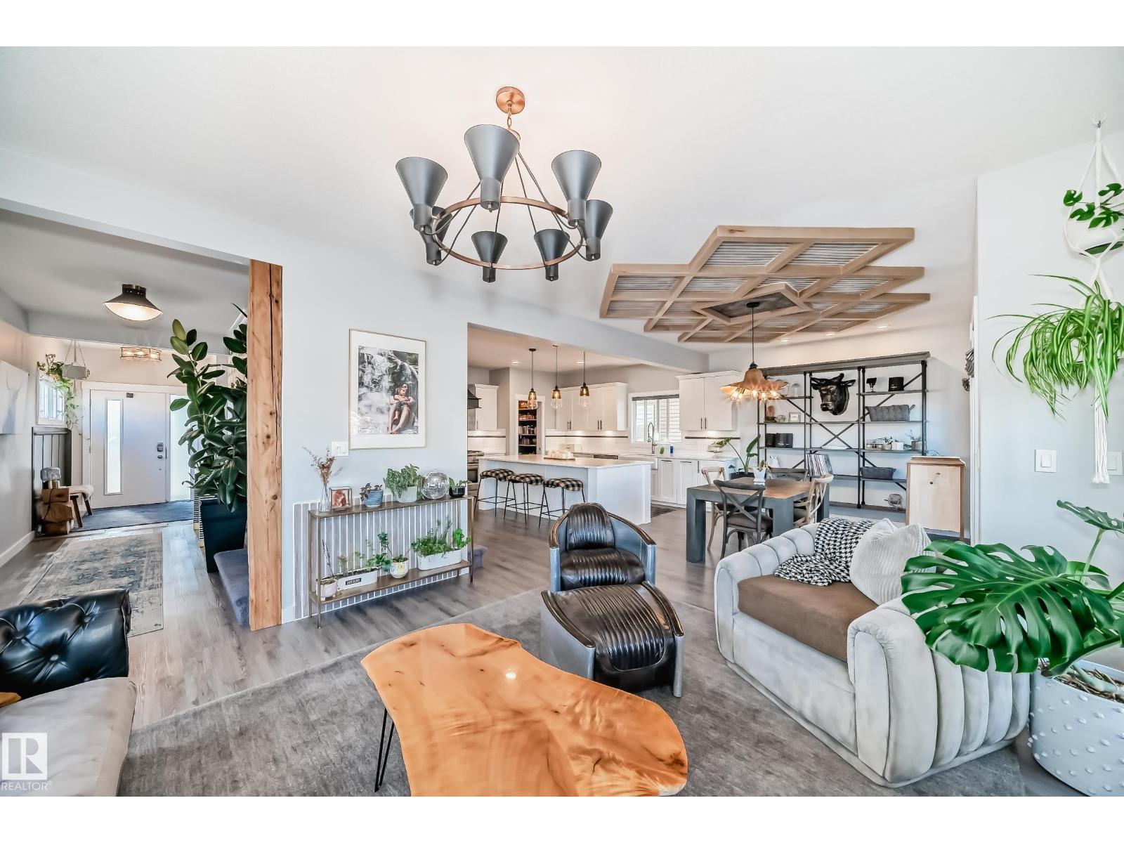 4004 6 AV SW, Edmonton