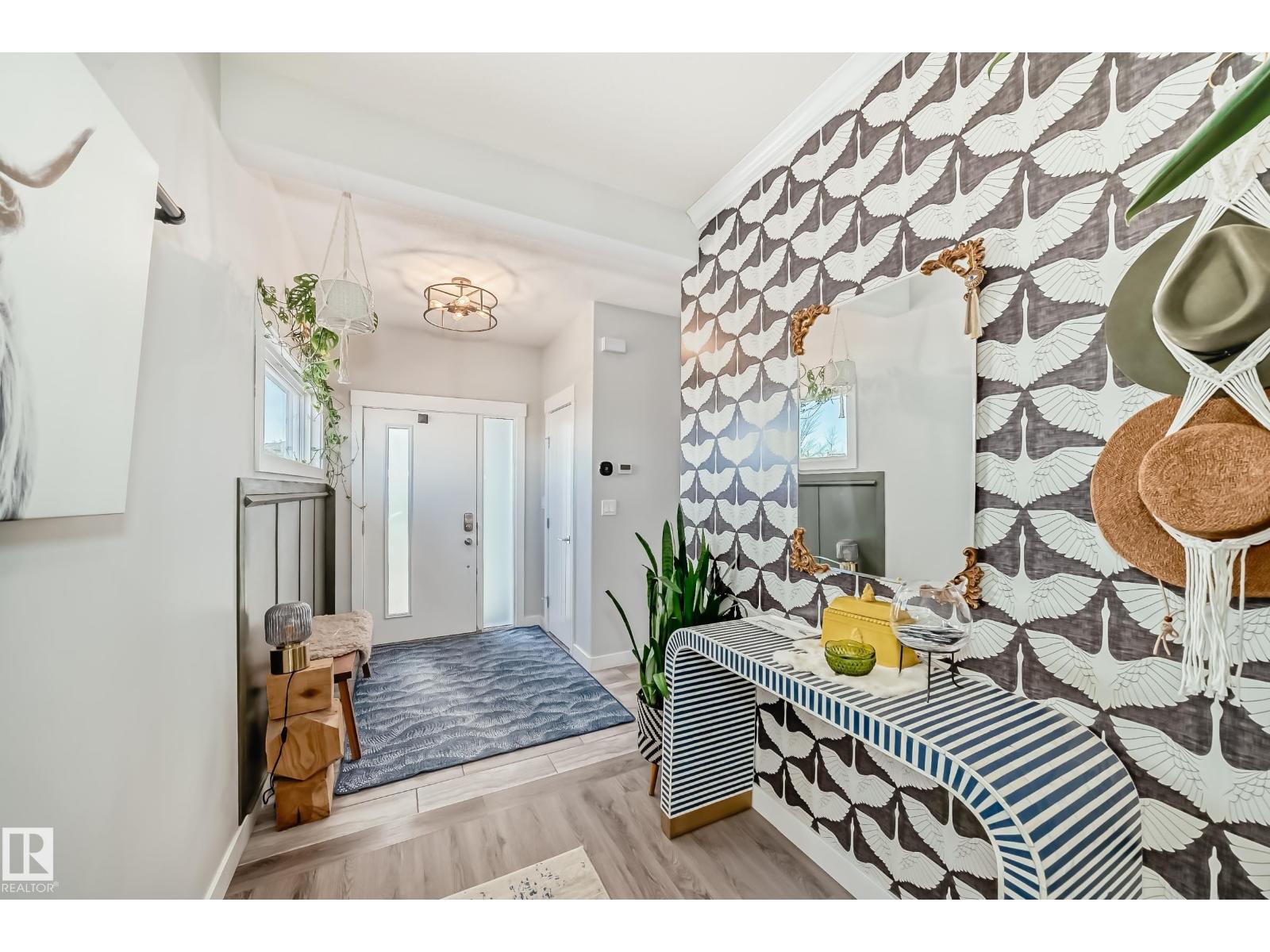 4004 6 AV SW, Edmonton