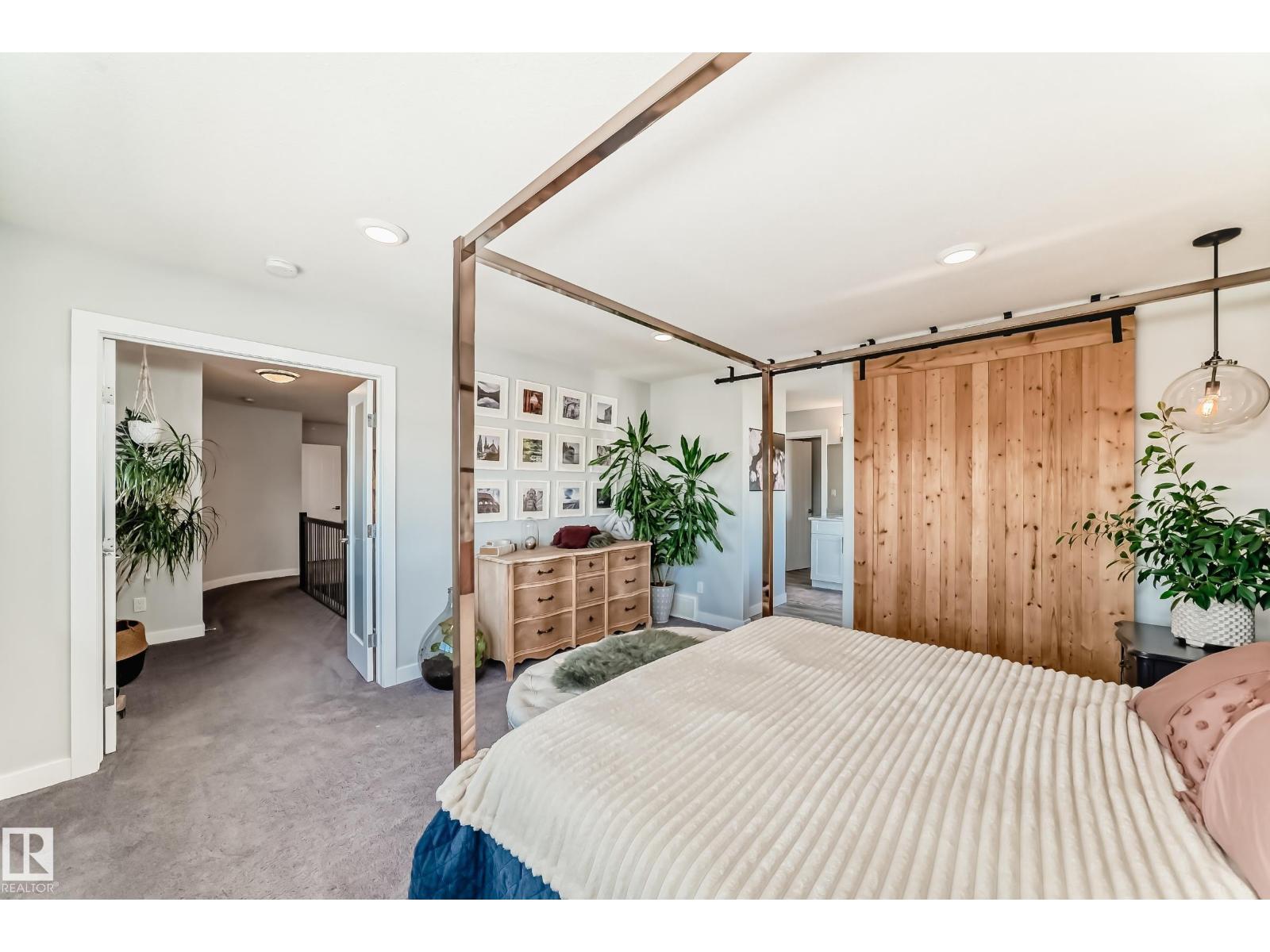 4004 6 AV SW, Edmonton