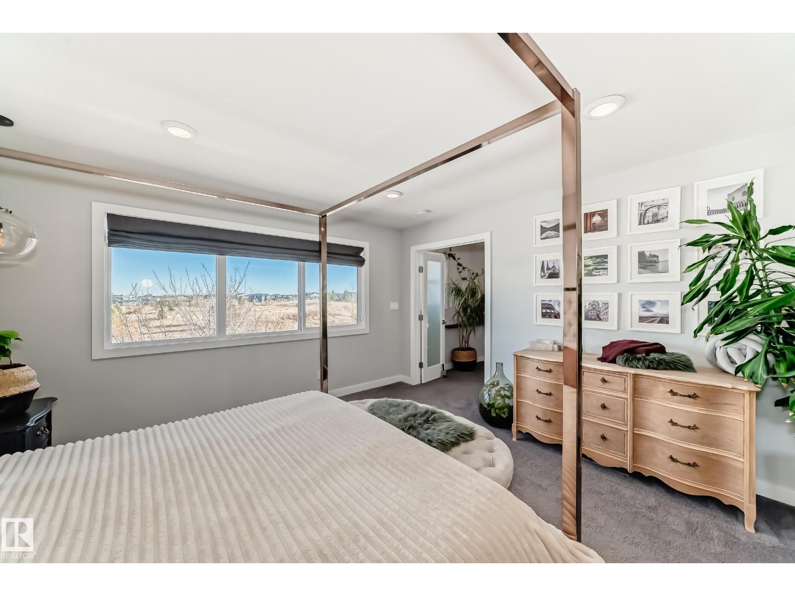 4004 6 AV SW, Edmonton