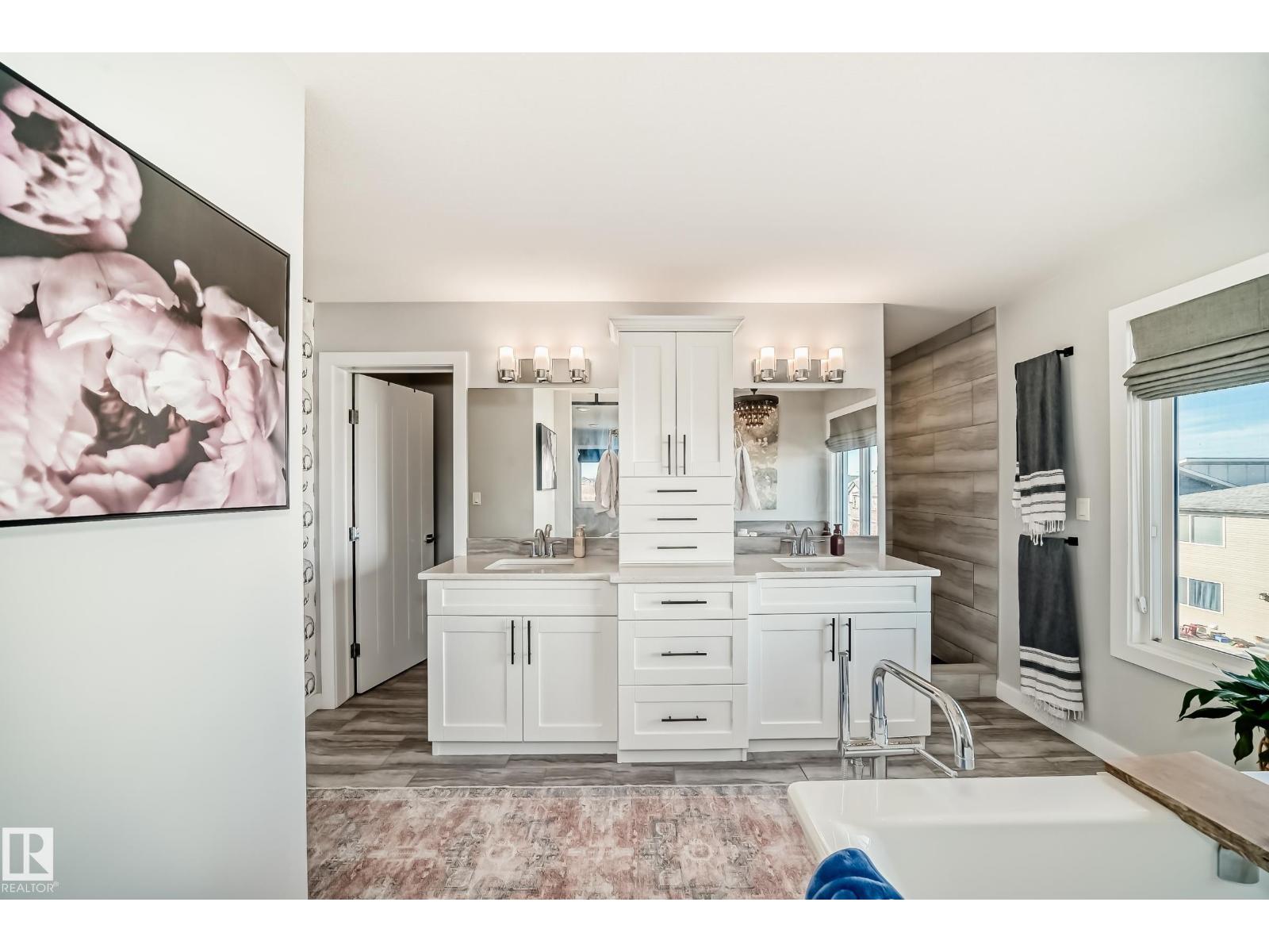 4004 6 AV SW, Edmonton