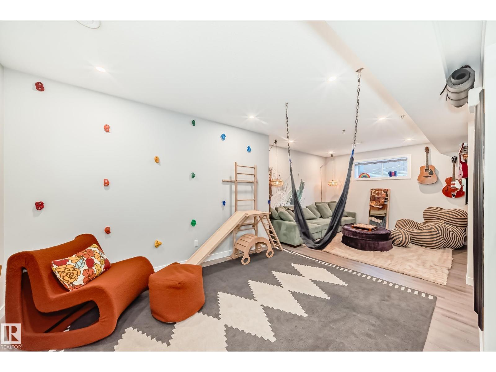 4004 6 AV SW, Edmonton