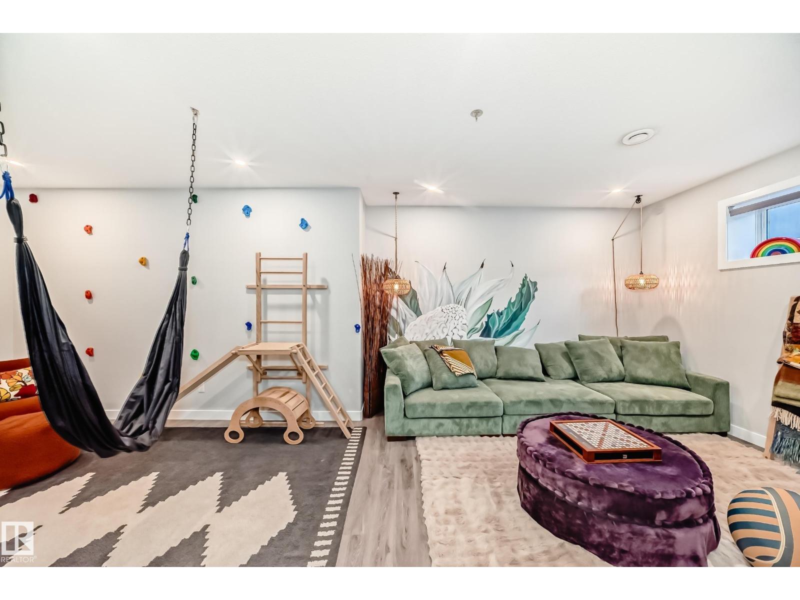 4004 6 AV SW, Edmonton