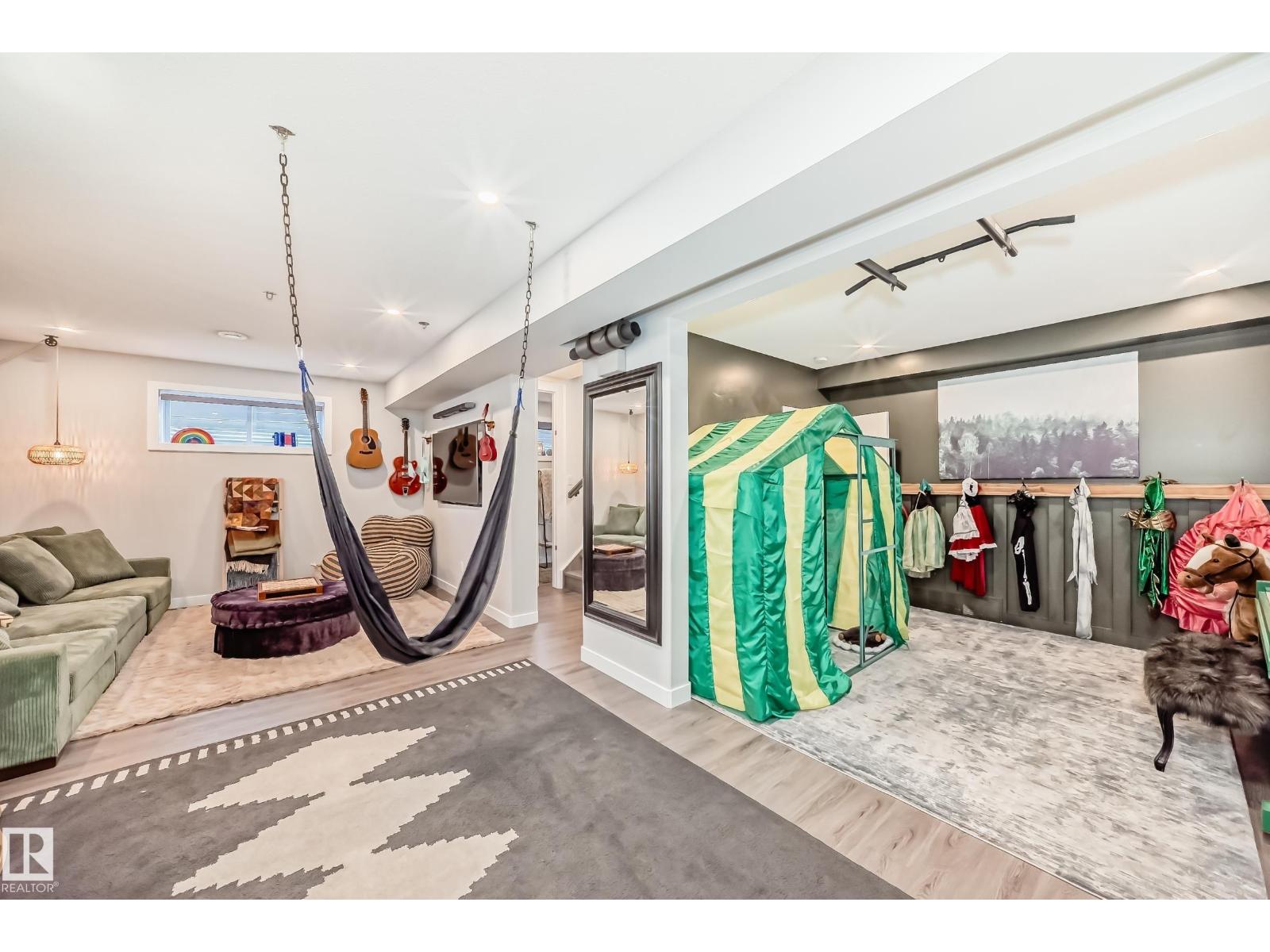 4004 6 AV SW, Edmonton