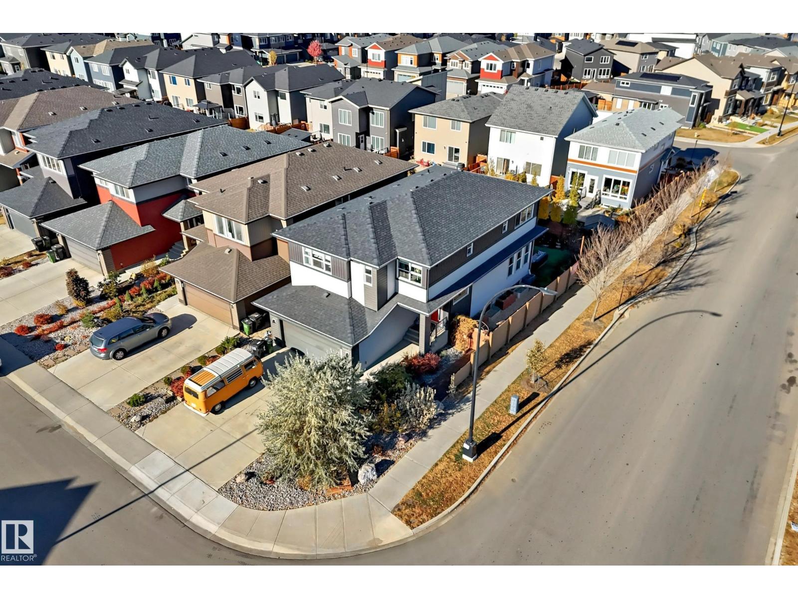 4004 6 AV SW, Edmonton