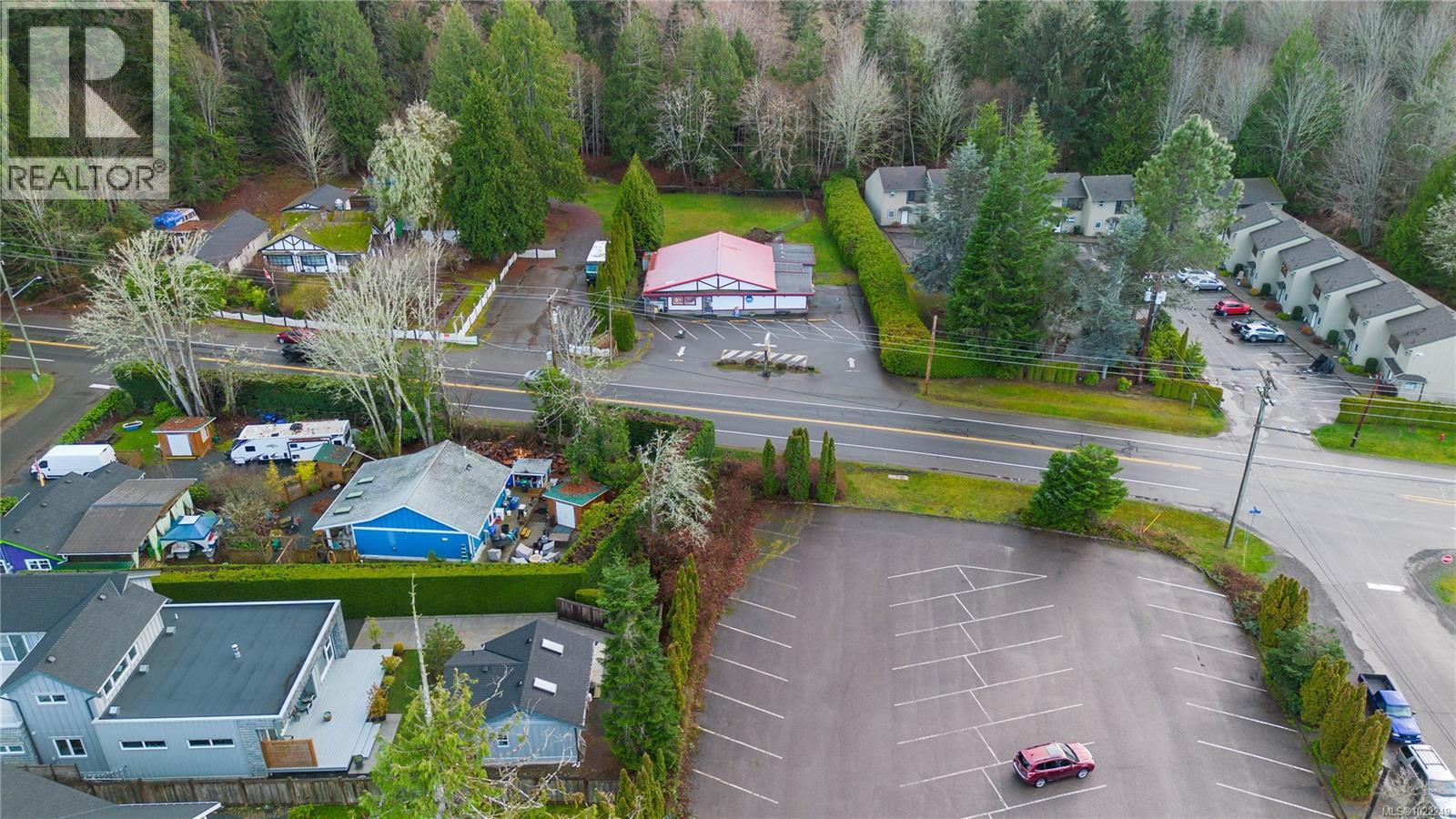 3346 ISLAND HWY W - 17