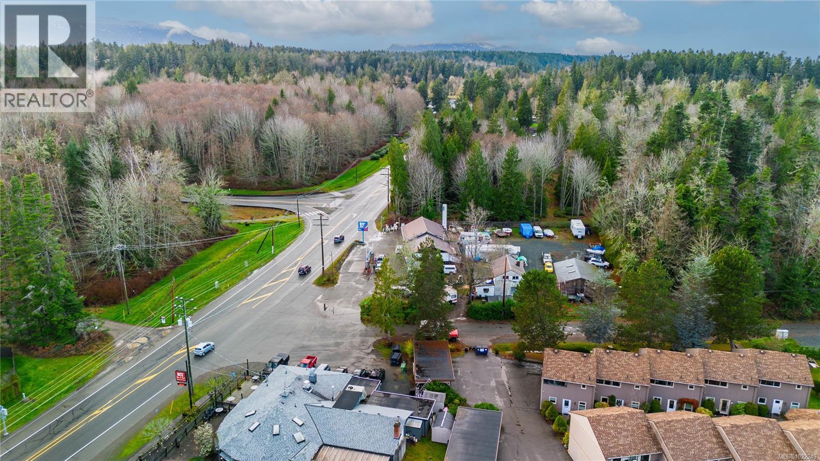 3346 ISLAND HWY W - 18