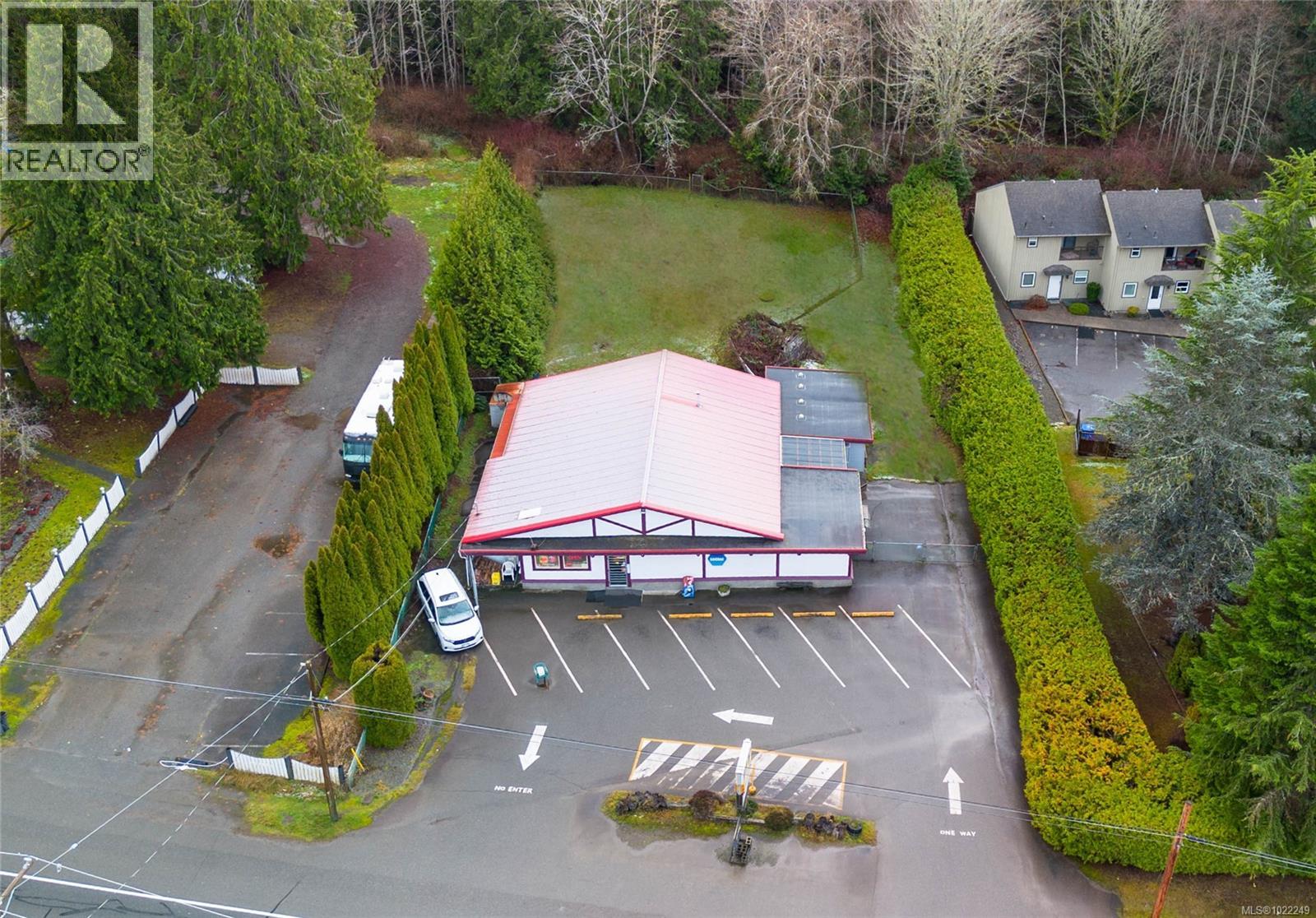 3346 ISLAND HWY W - 24