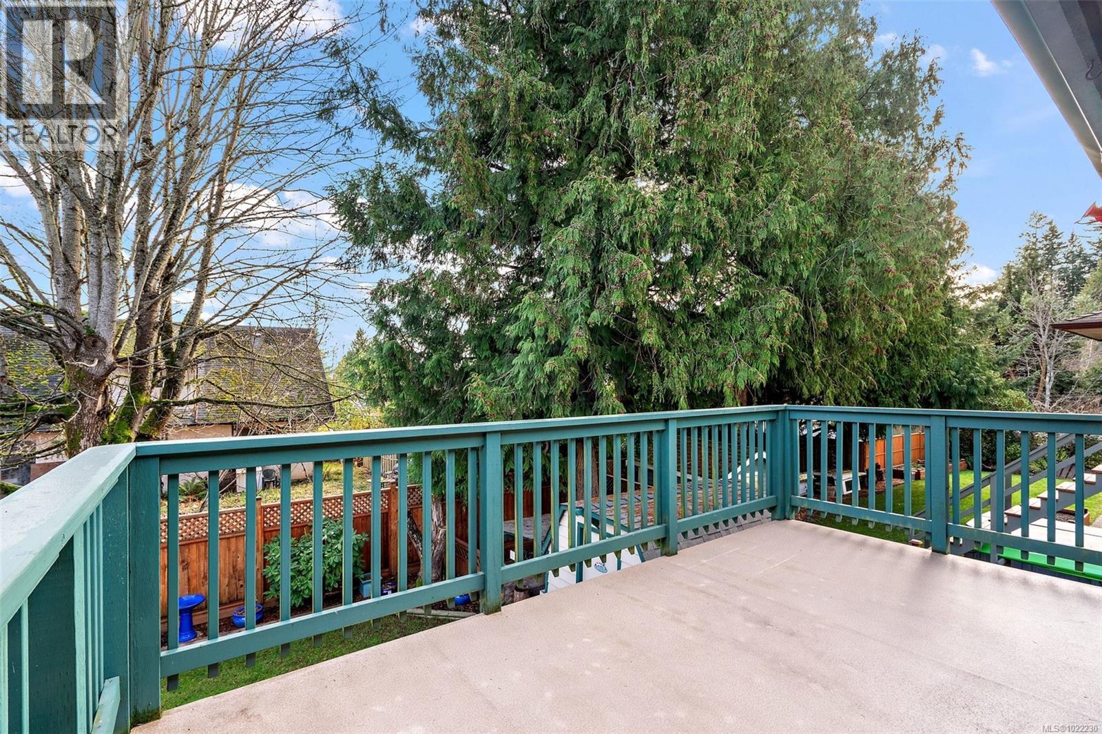 7719 Azurene Pl, Central Saanich