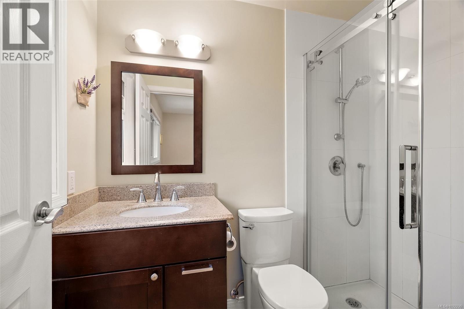 7719 Azurene Pl, Central Saanich