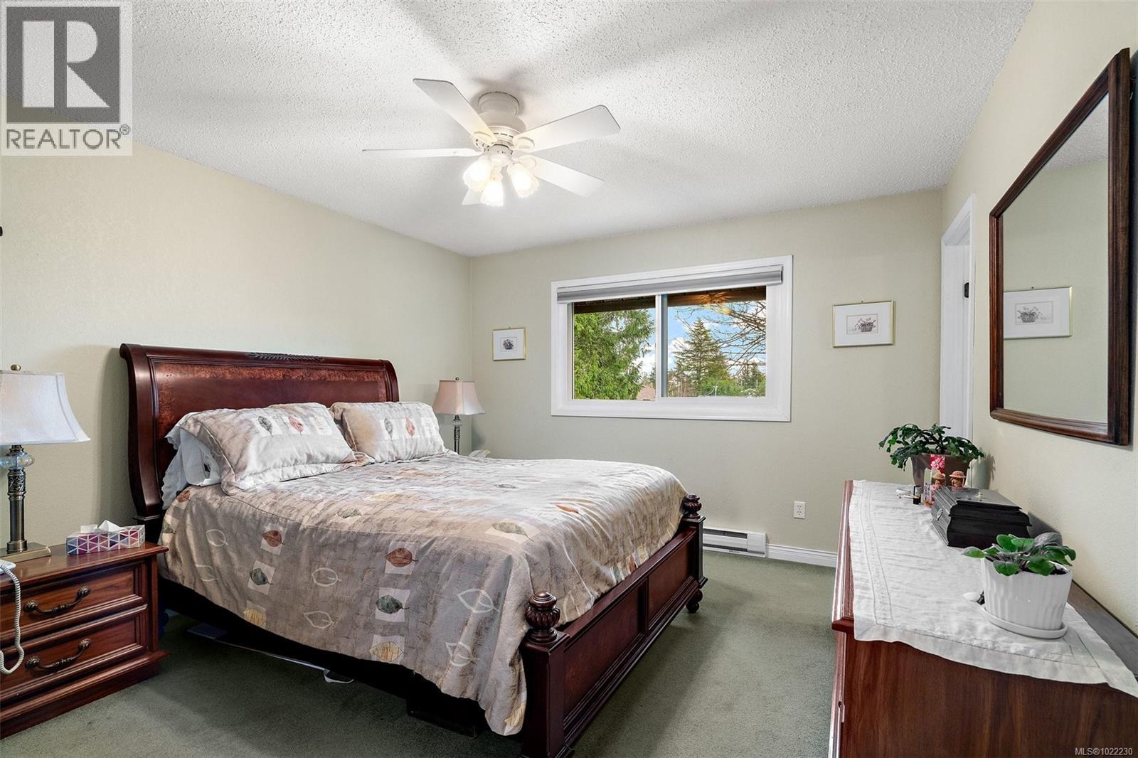 7719 Azurene Pl, Central Saanich