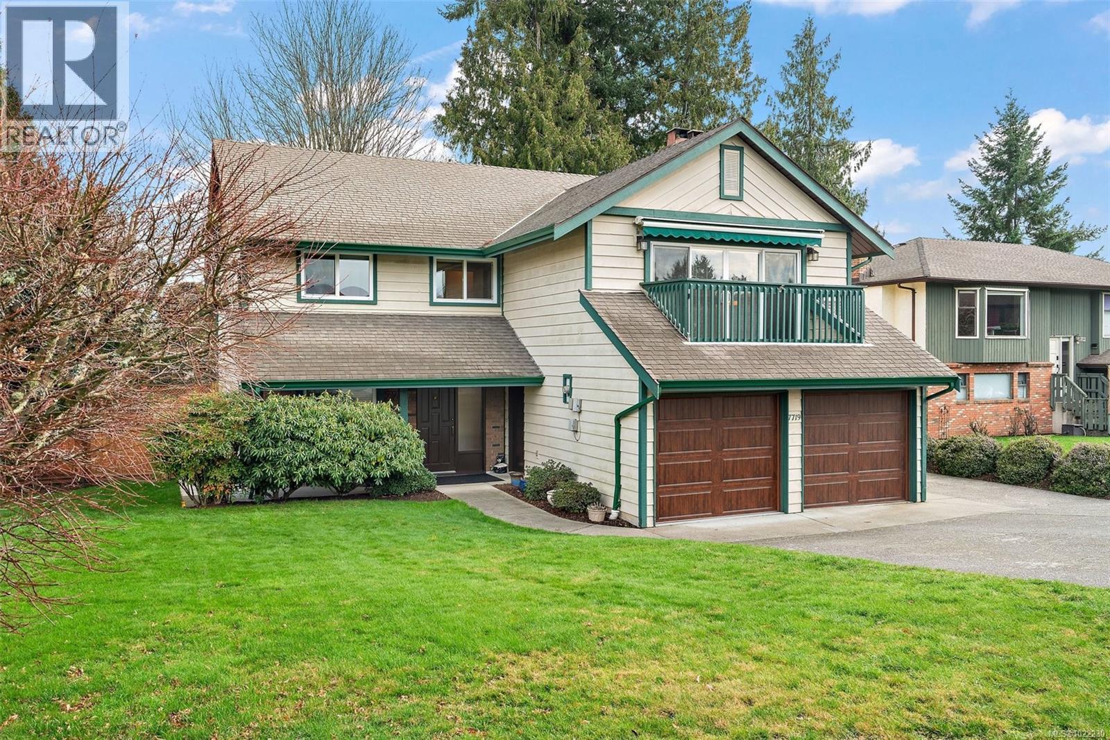 7719 Azurene Pl, Central Saanich