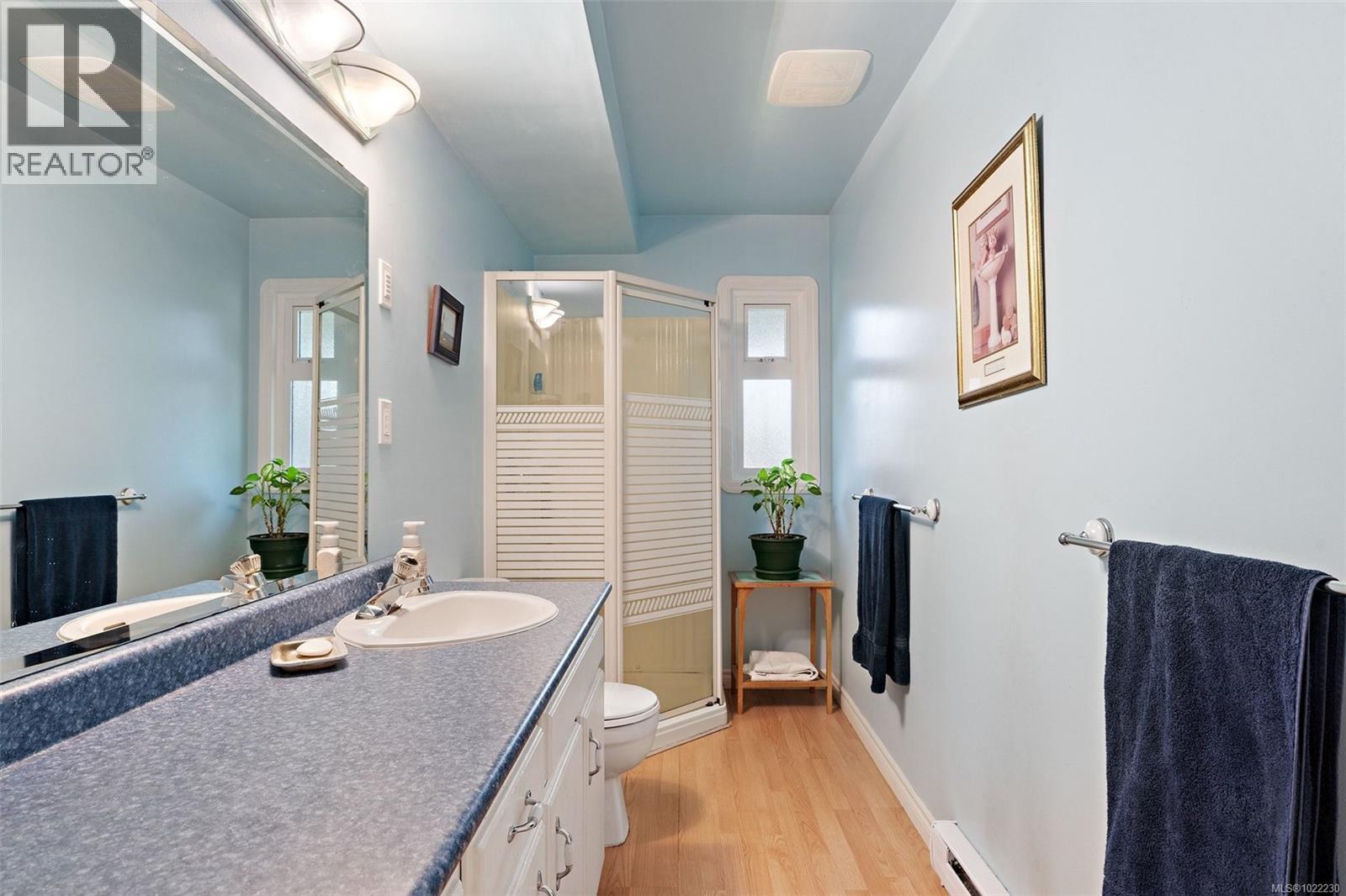 7719 Azurene Pl, Central Saanich